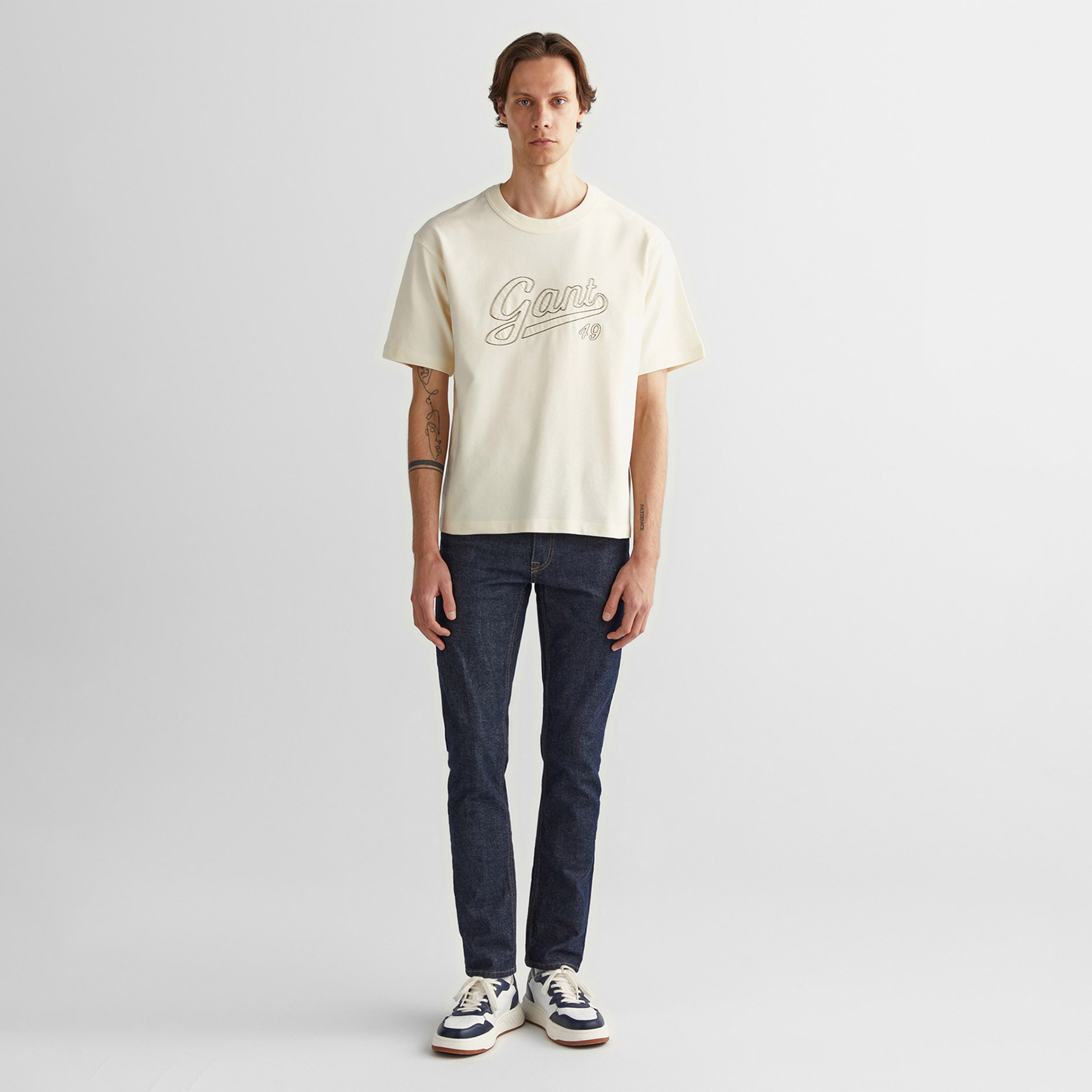GANT Erkek Krem Relaxed Fit Bisiklet Yaka Logolu T-Shirt