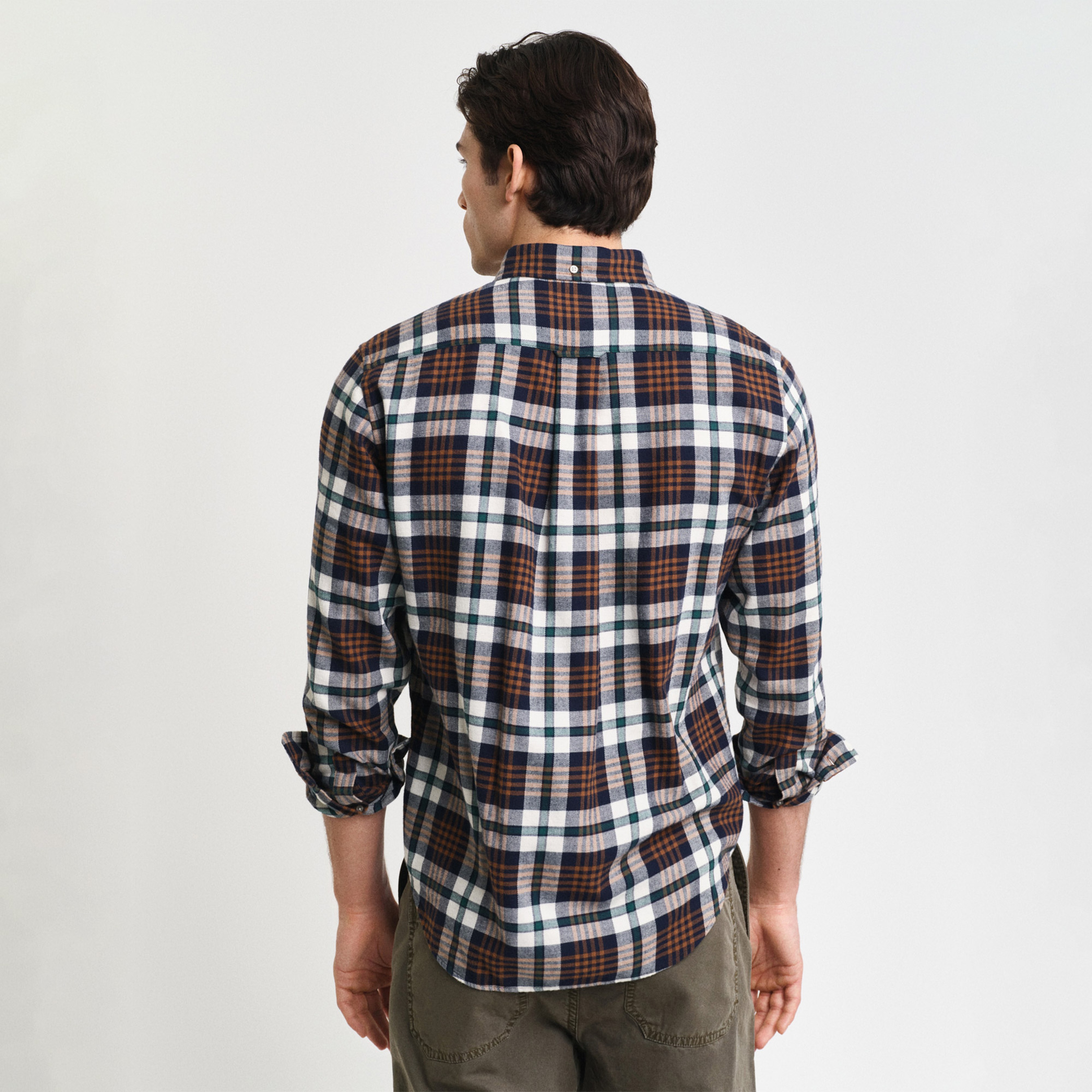 GANT Erkek Kahverengi Regular Fit Düğmeli Yaka Logolu Gömlek