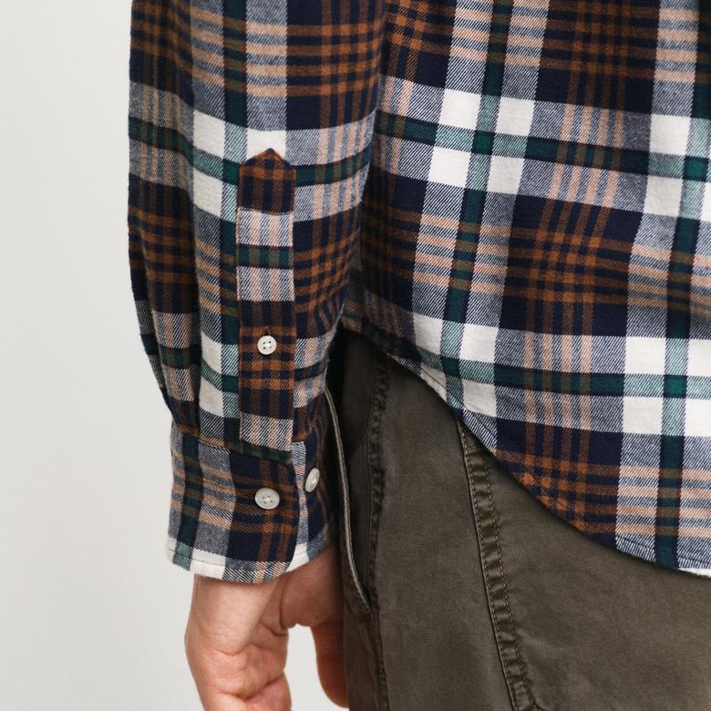 GANT Erkek Kahverengi Regular Fit Düğmeli Yaka Logolu Gömlek