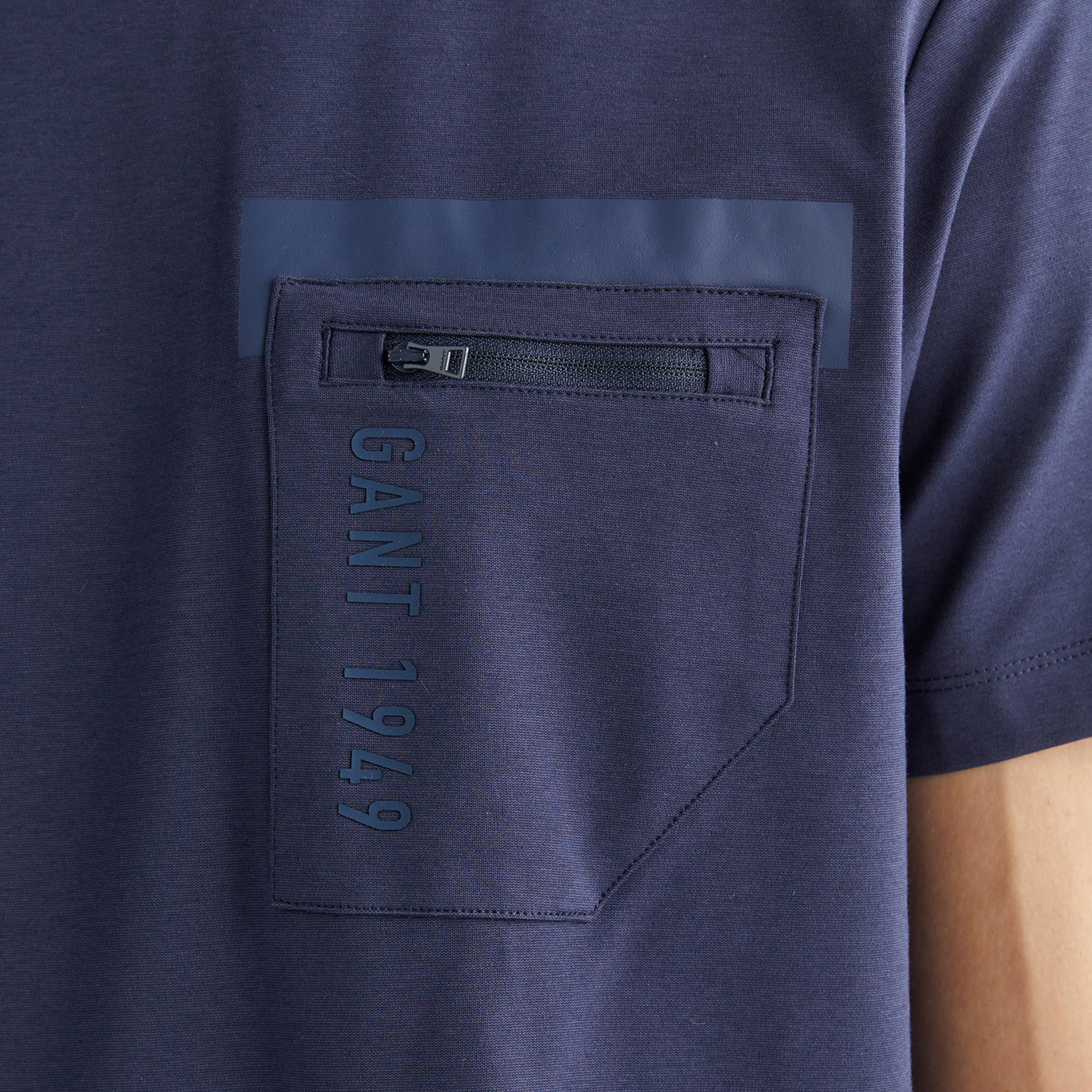 GANT Erkek Lacivert Regular Fit Bisiklet Yaka Logolu T-Shirt