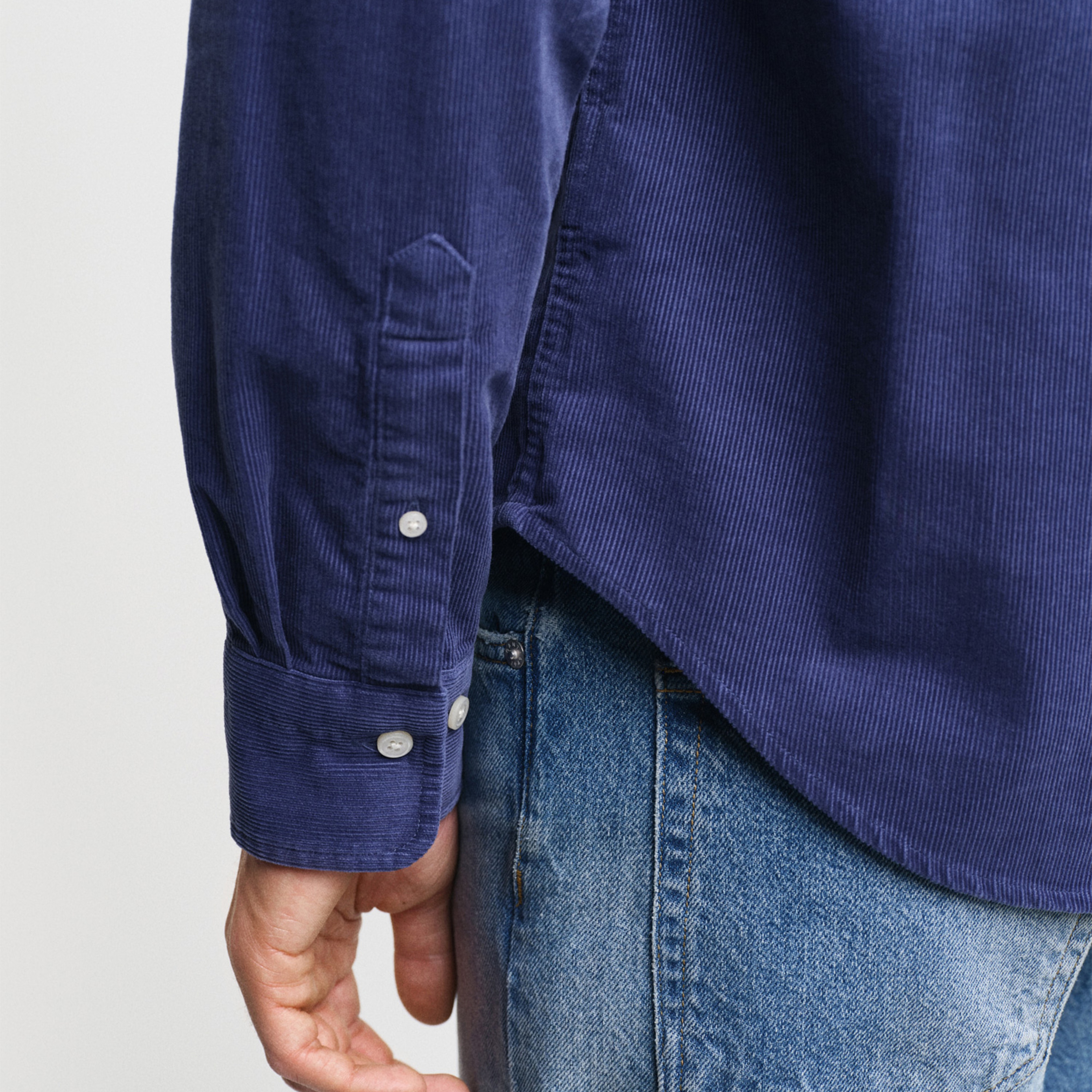 GANT Erkek Lacivert Regular Fit Düğmeli Yaka Kadife Gömlek