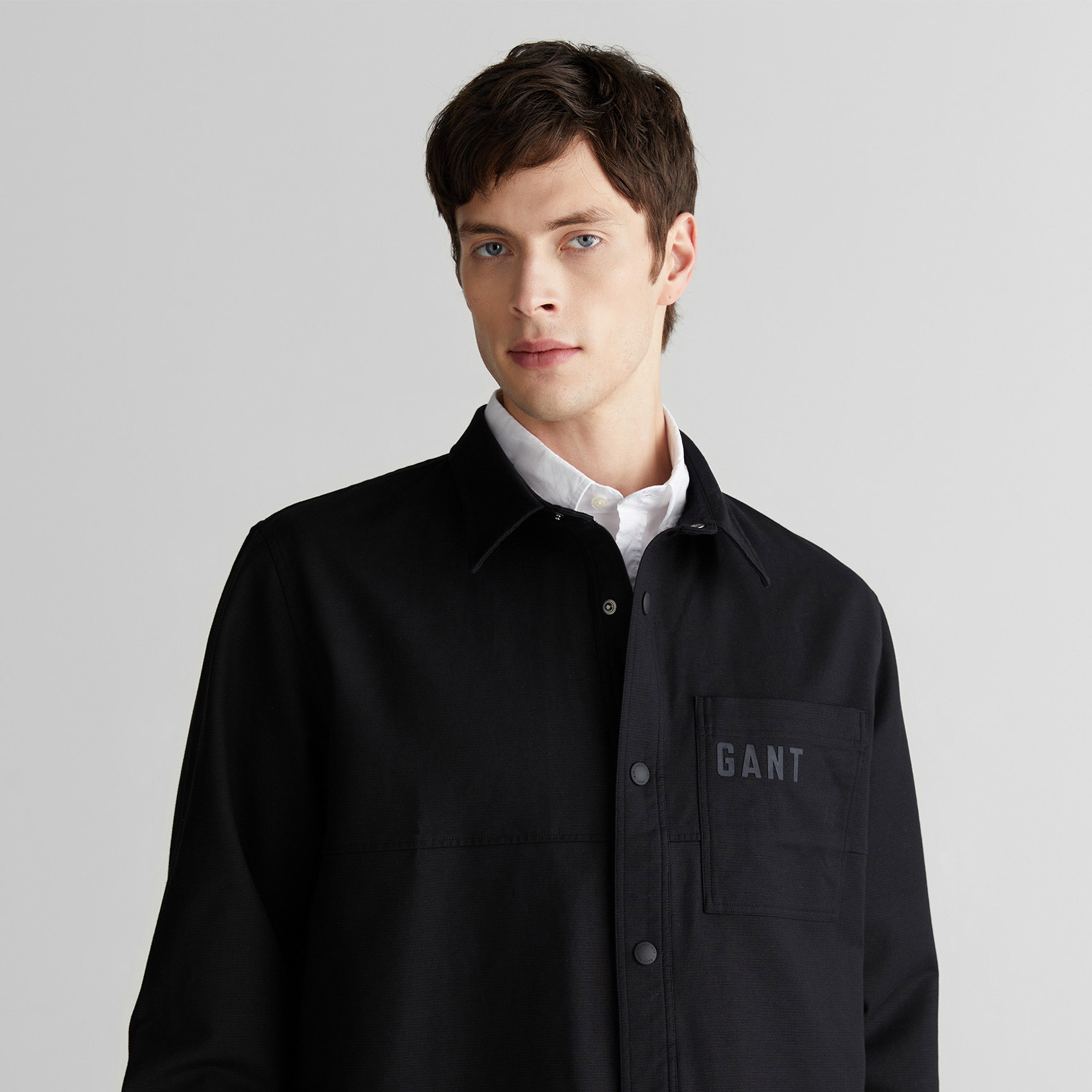 GANT Erkek Siyah Oversize Fit Logolu Gömlek