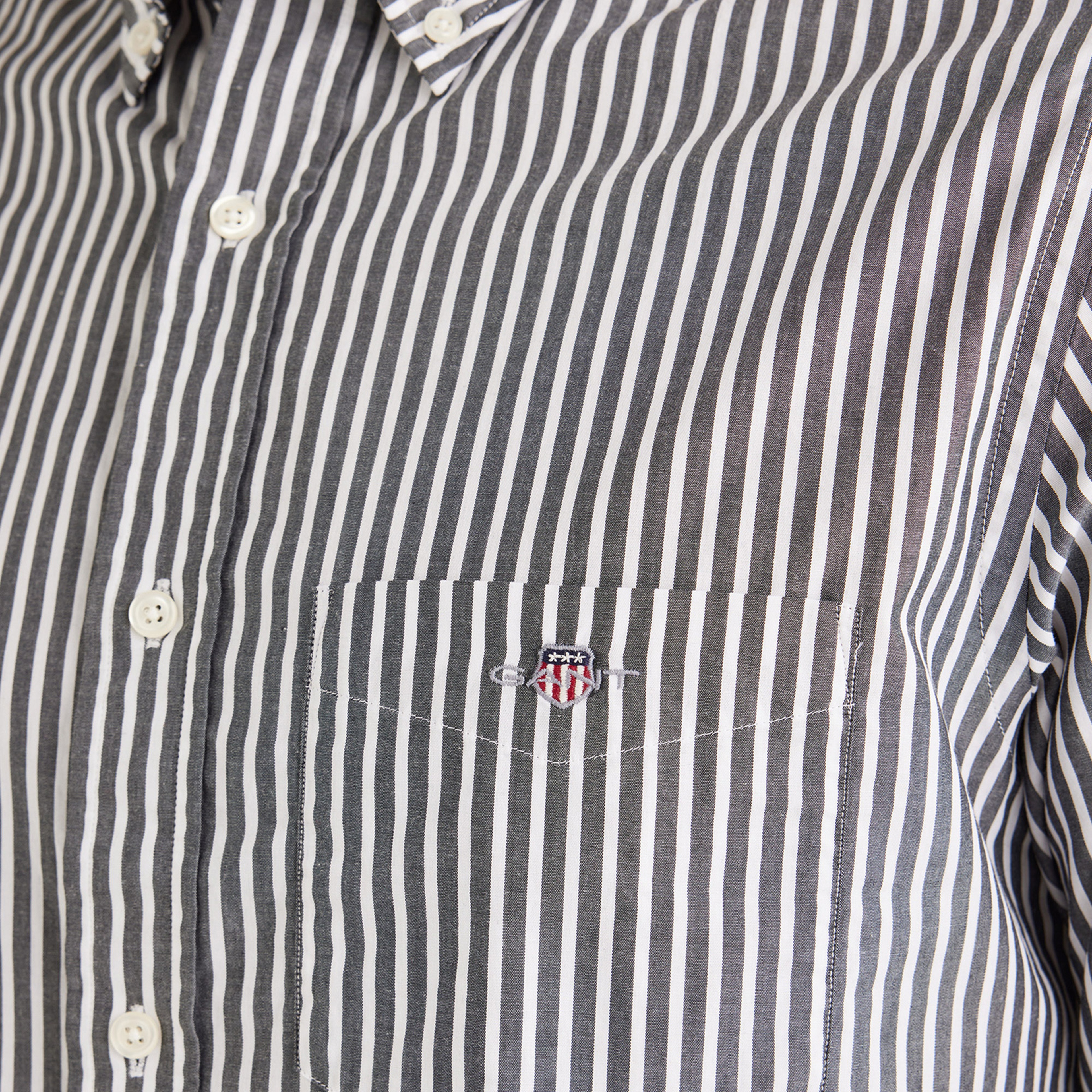 GANT Erkek Siyah Regular Fit Düğmeli Yaka Çizgili Poplin Gömlek