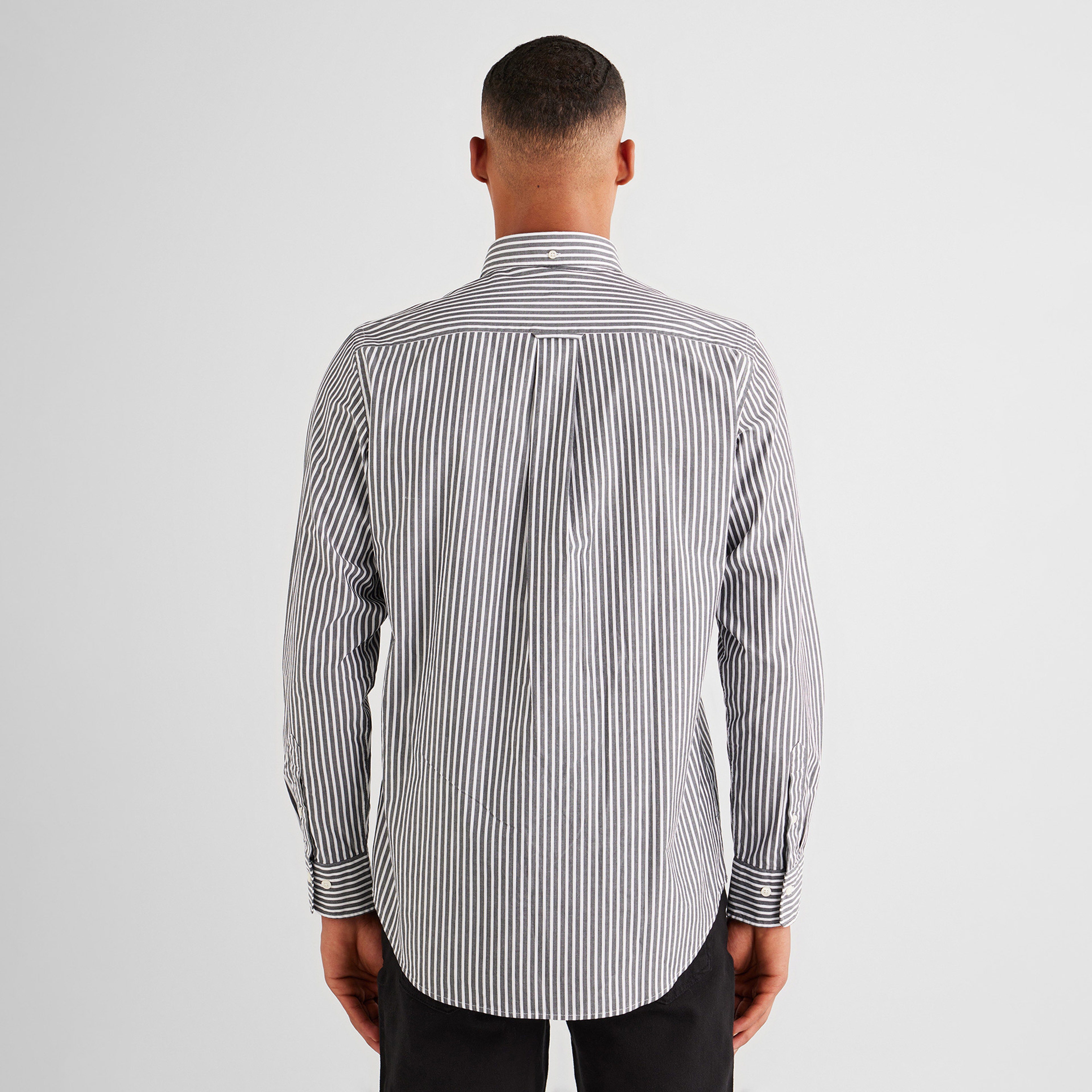 GANT Erkek Siyah Regular Fit Düğmeli Yaka Çizgili Poplin Gömlek