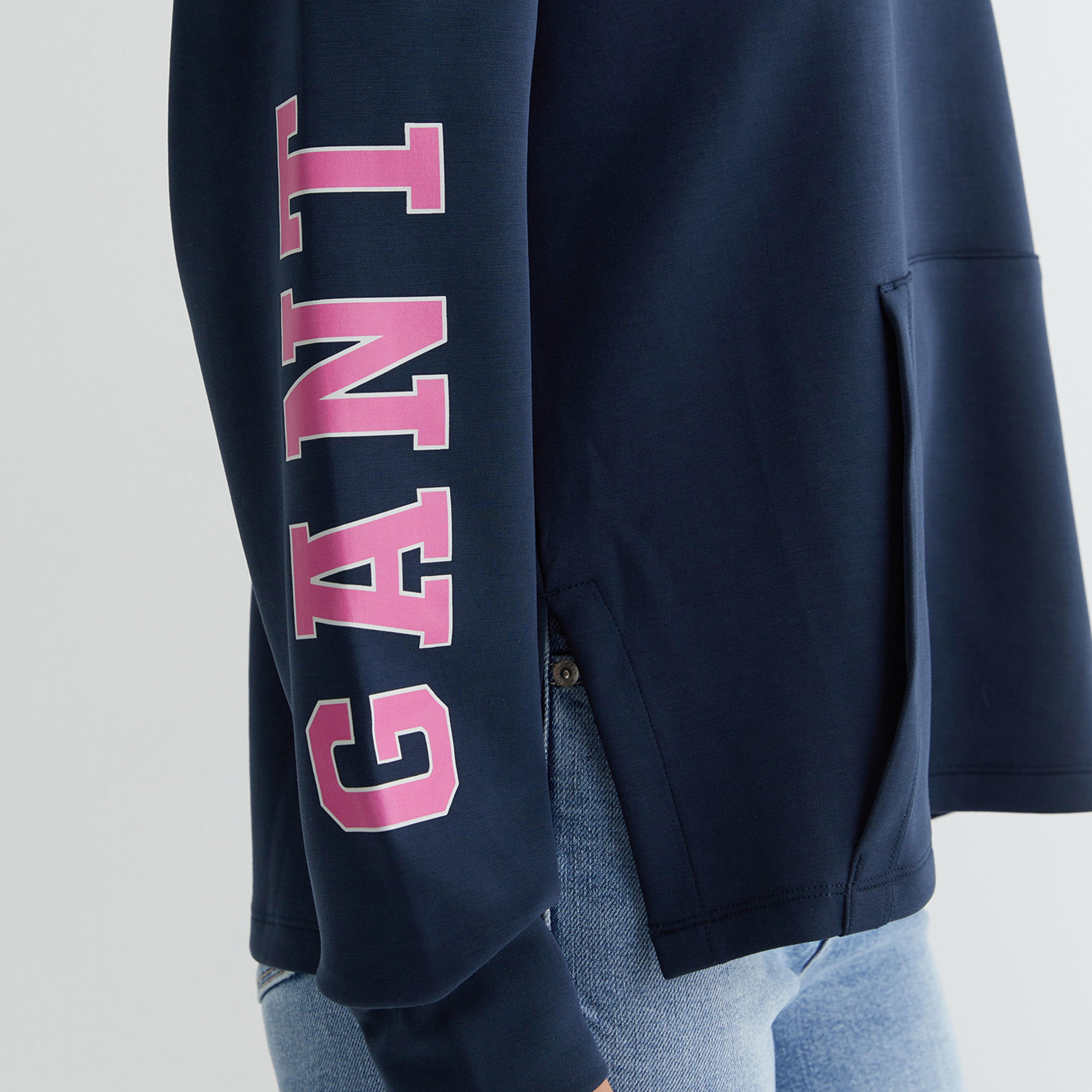 GANT Kadın Lacivert Regular Fit Yarım Fermuarlı Logolu Sweatshirt