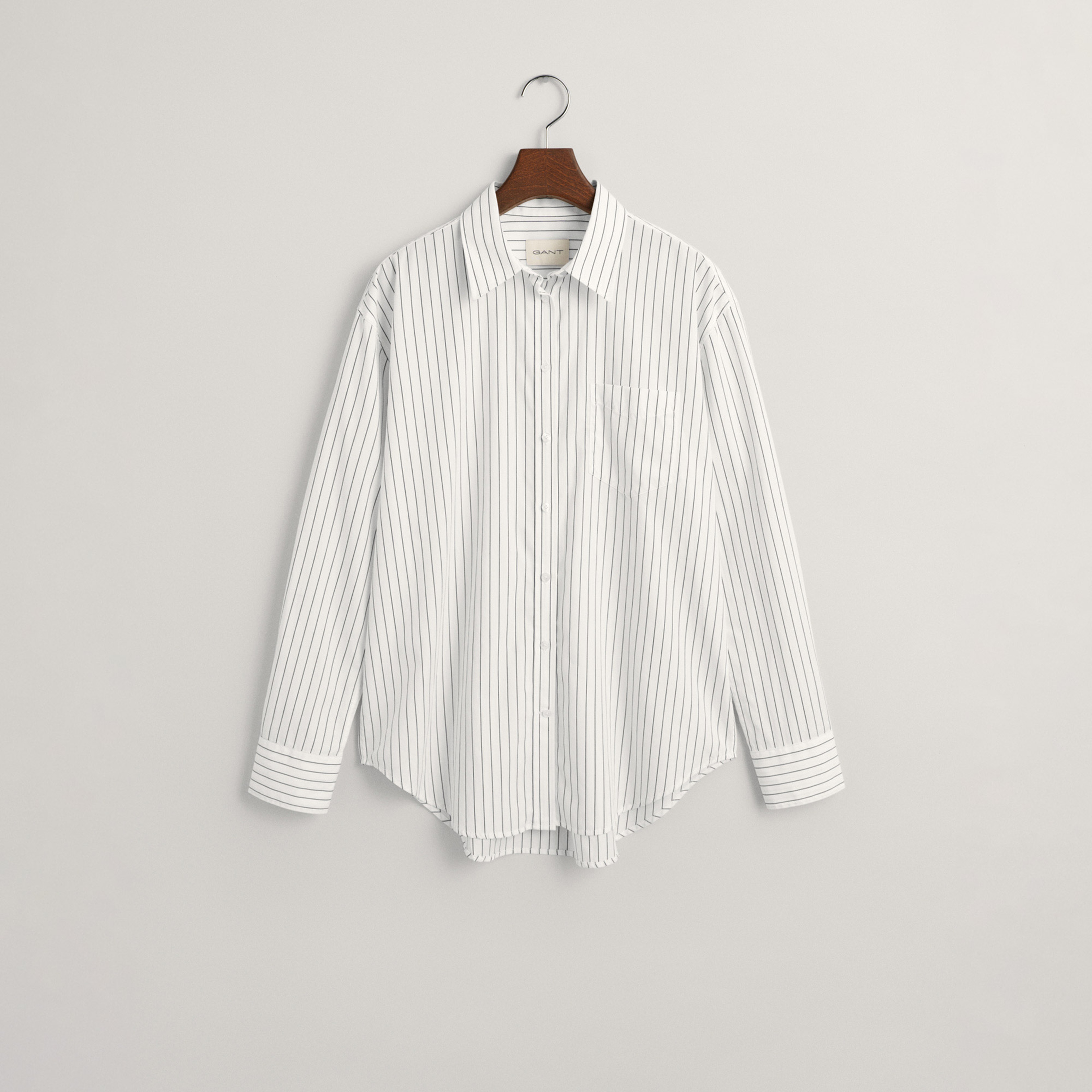 GANT Kadın Beyaz Relaxed Fit Düğmeli Yaka Gömlek