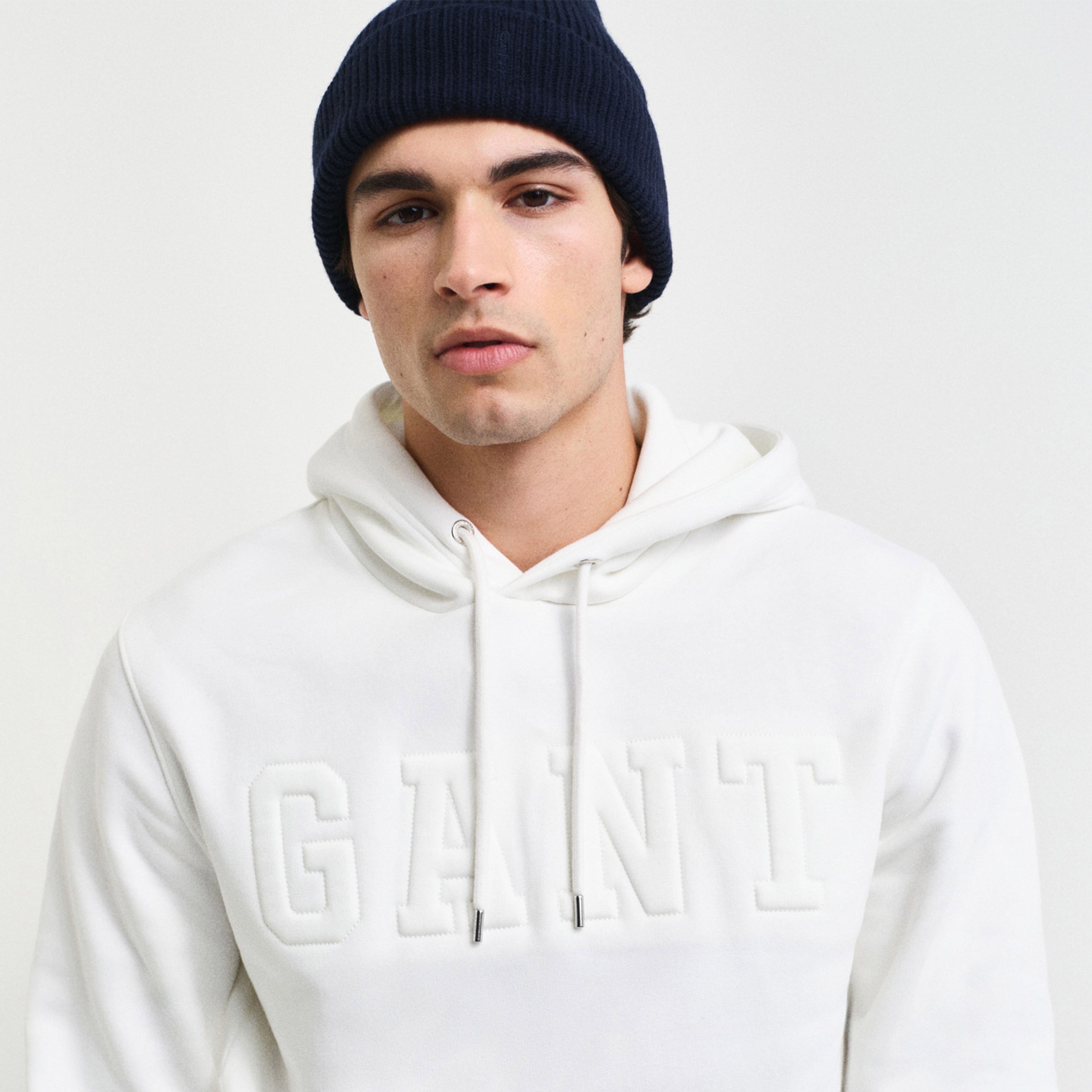 GANT Erkek Beyaz Regular Fit Kapüşonlu Logolu Sweatshirt