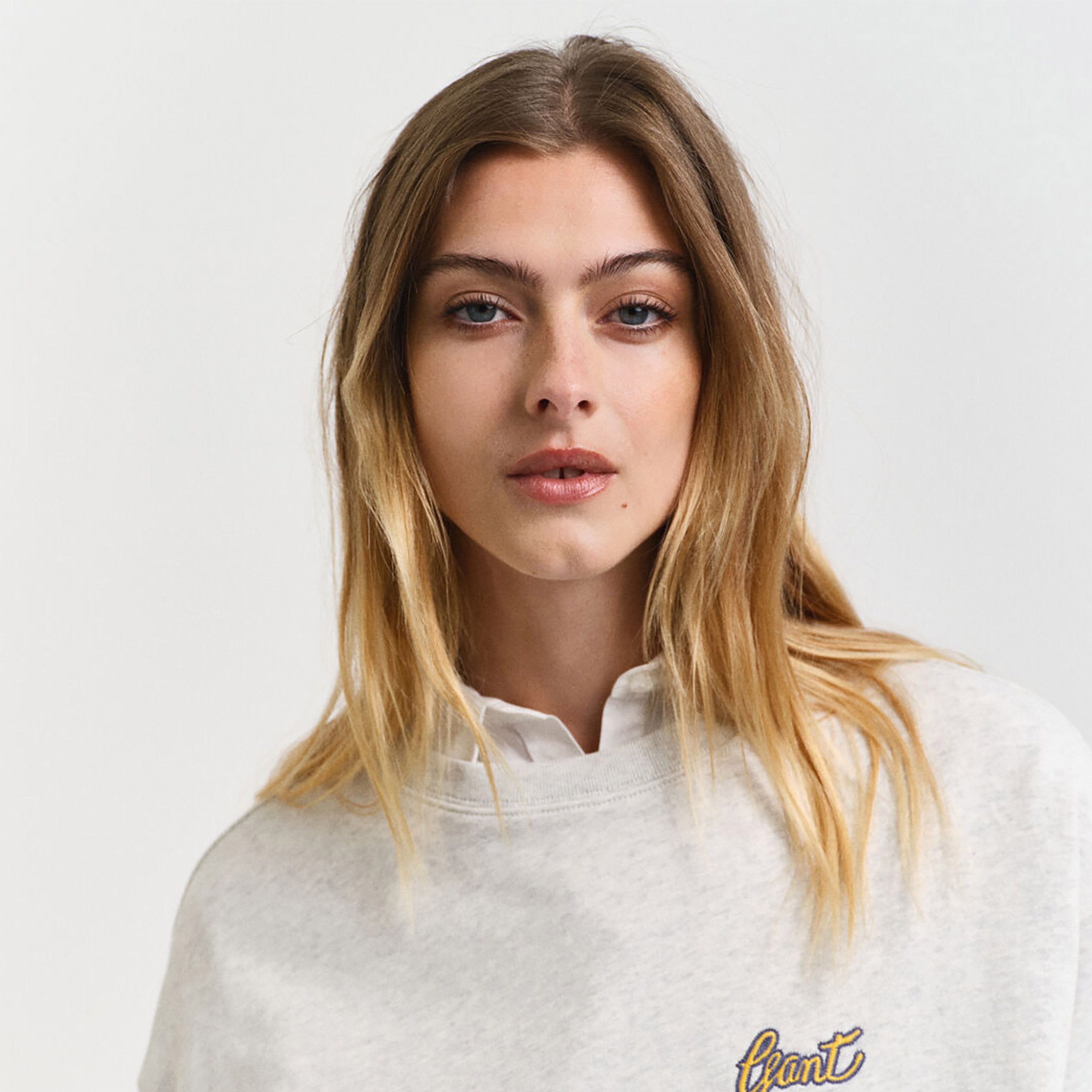 GANT Kadın Gri Loose Fit Bisiklet Yaka Logolu Sweatshirt