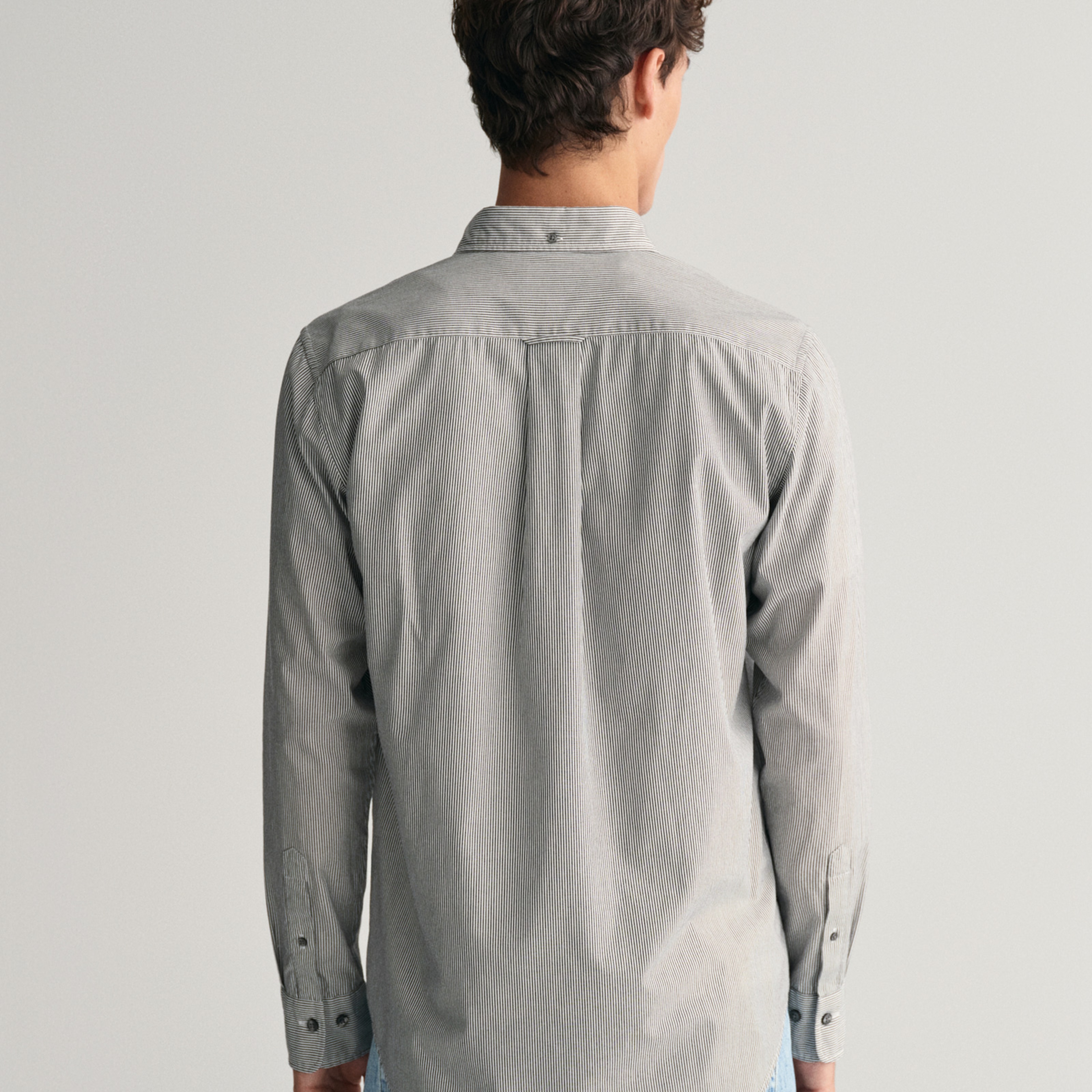 GANT Erkek Siyah Regular Fit Düğmeli Yaka Çizgili Gömlek