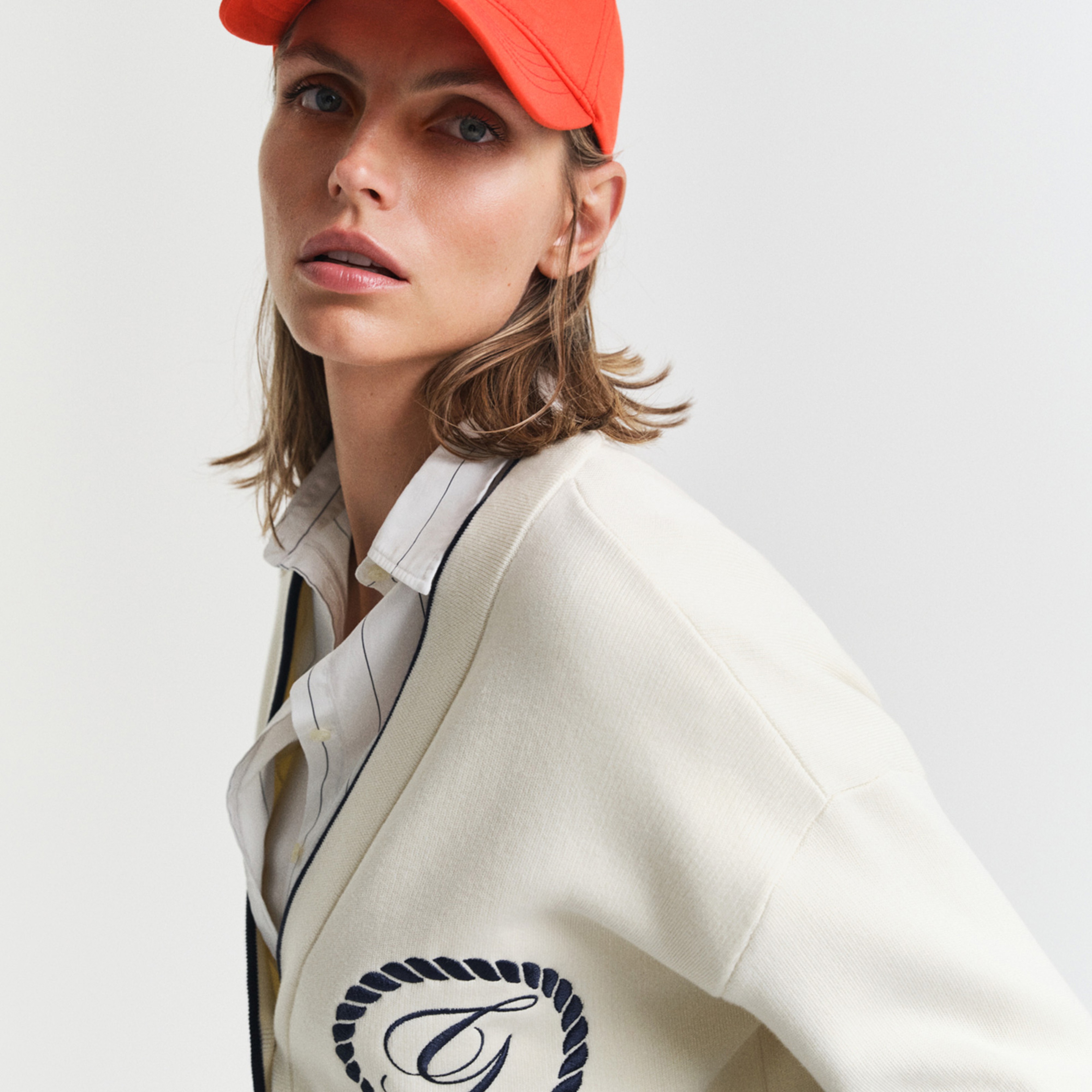 GANT Kadın Krem Relaxed Fit V Yaka Çizgili Hırka