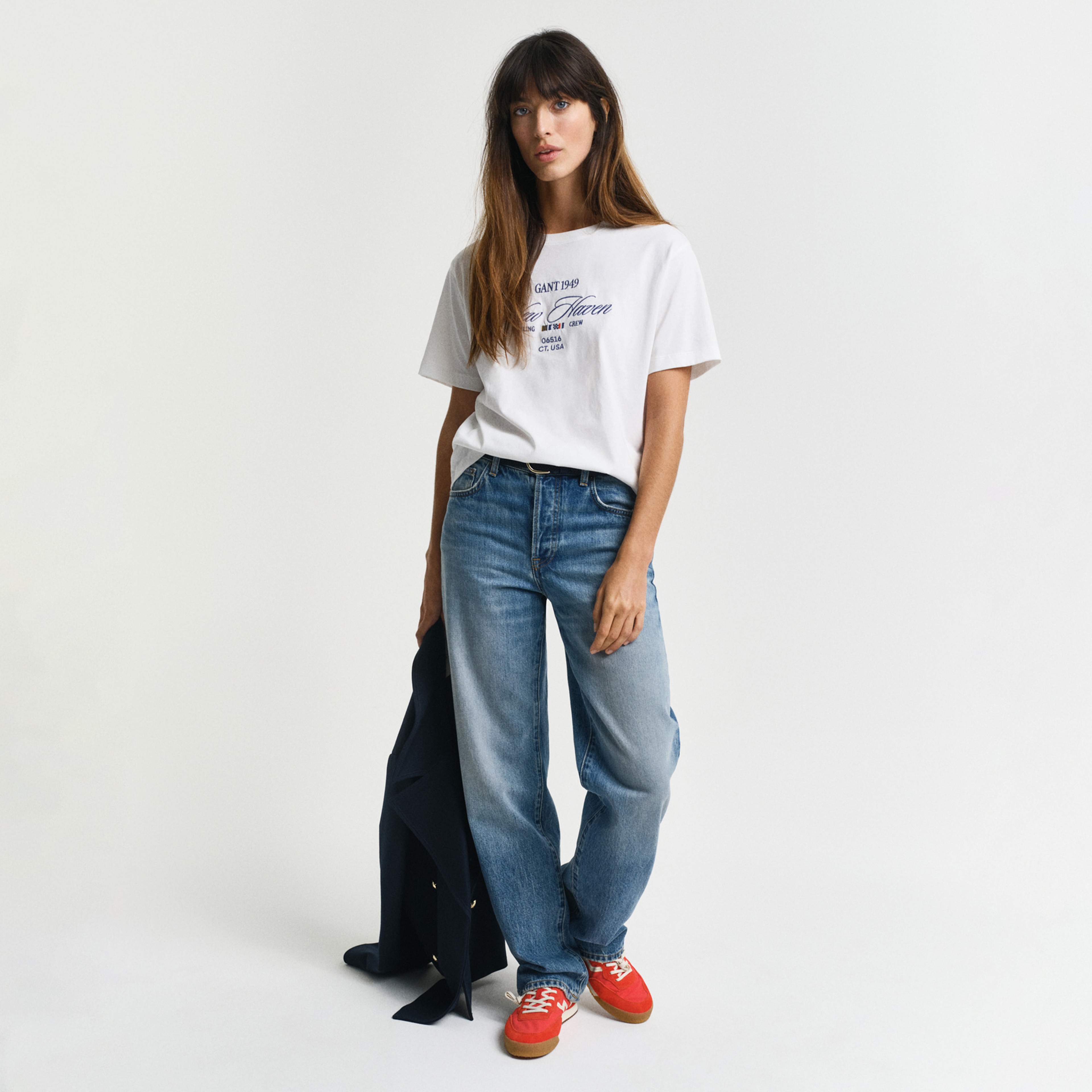 GANT Kadın Krem Relaxed Fit Bisiklet Yaka Logolu T-Shirt