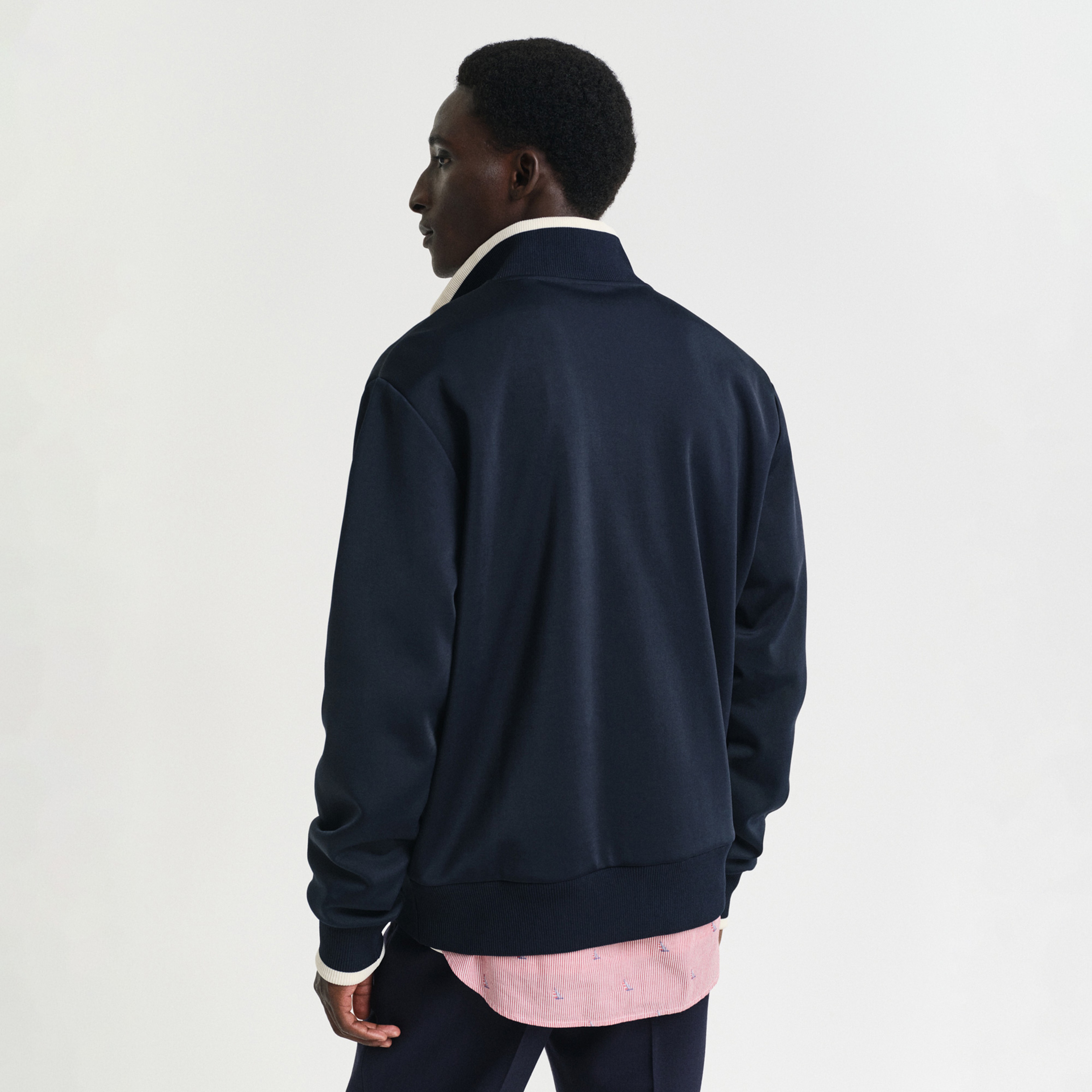 GANT Erkek Lacivert Regular Fit Dik Yaka Logolu Sweatshirt