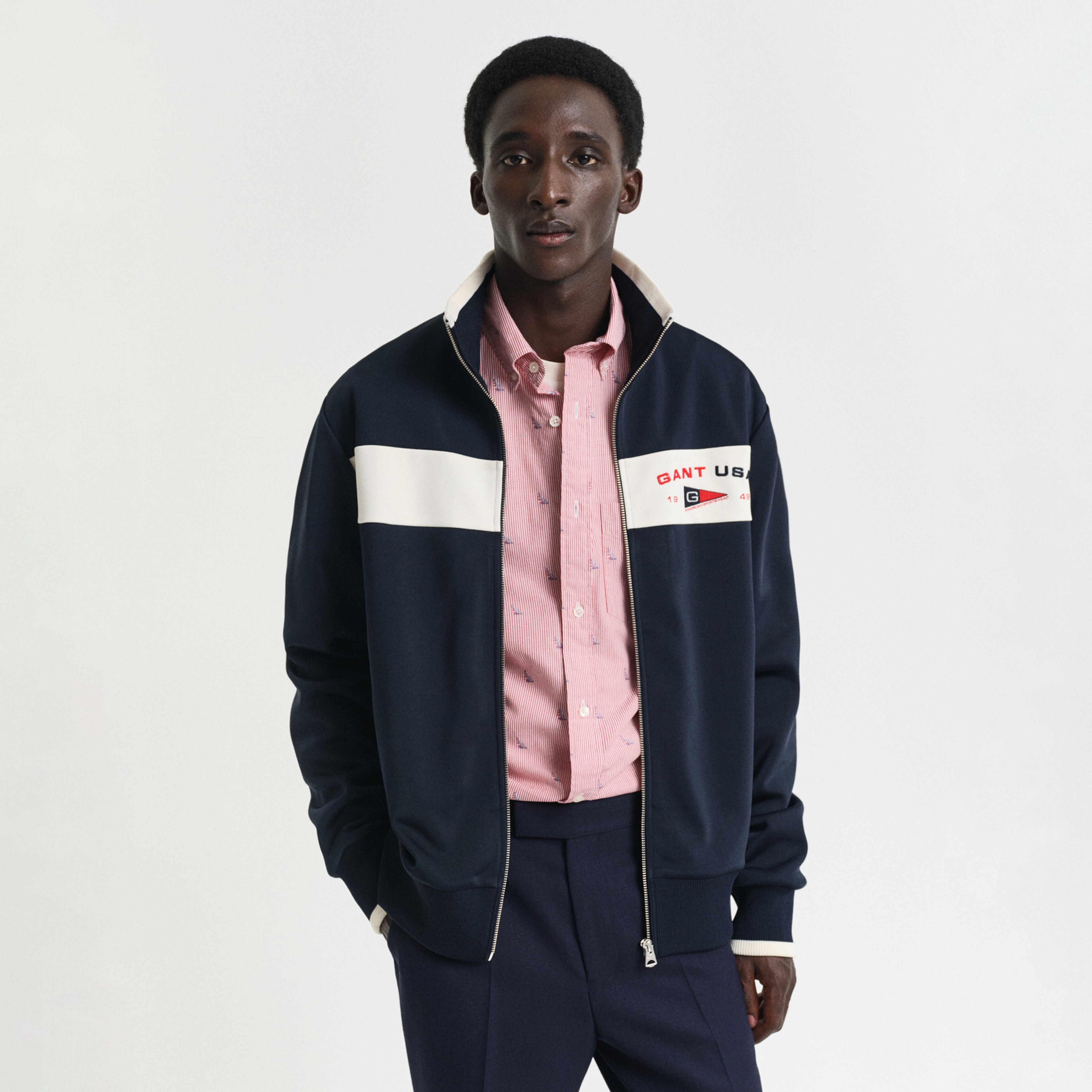 GANT Erkek Lacivert Regular Fit Dik Yaka Logolu Sweatshirt