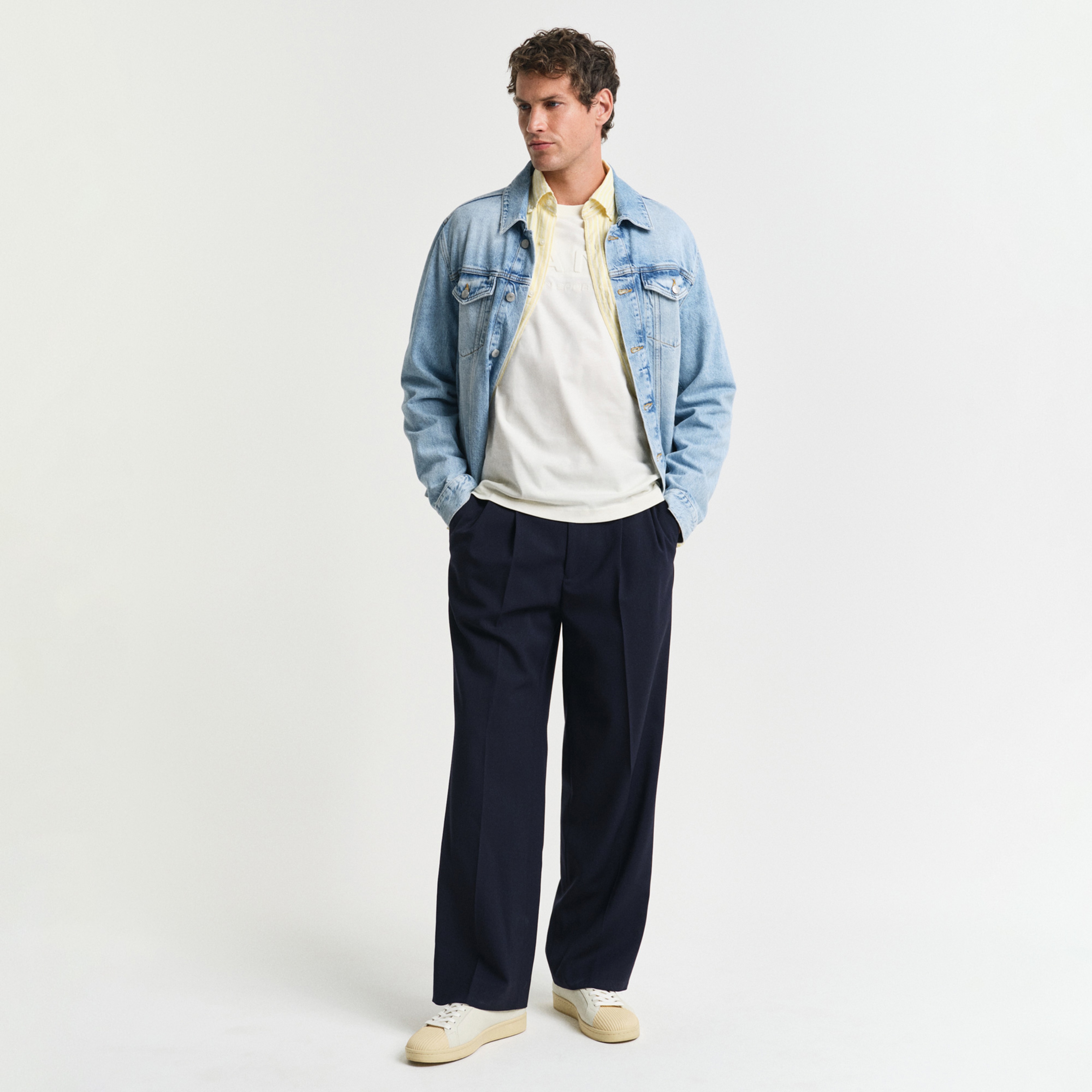 GANT Erkek Krem Regular Fit Bisiklet Yaka Logolu T-Shirt