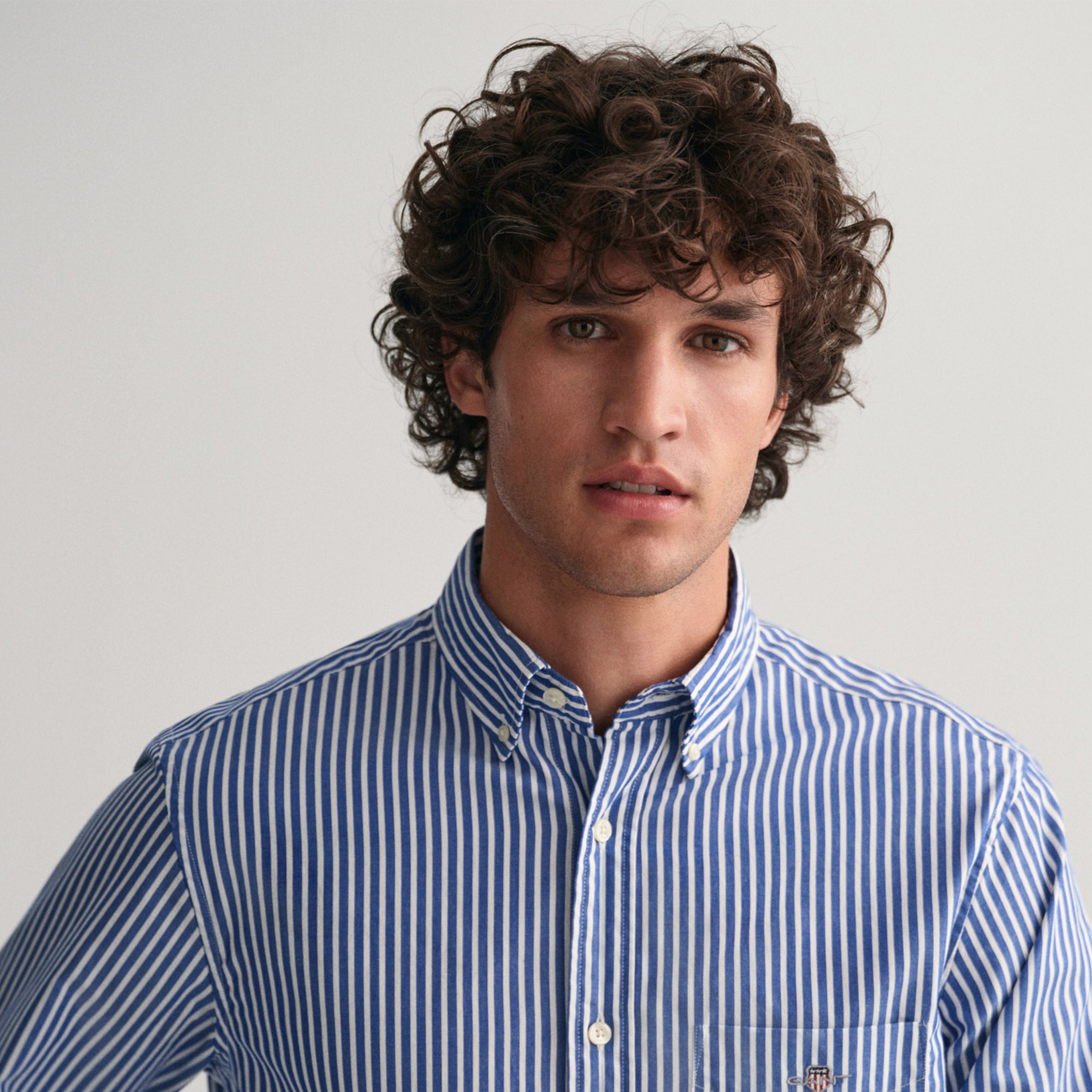 GANT Erkek Mavi Regular Fit Düğmeli Yaka Çizgili Poplin Gömlek