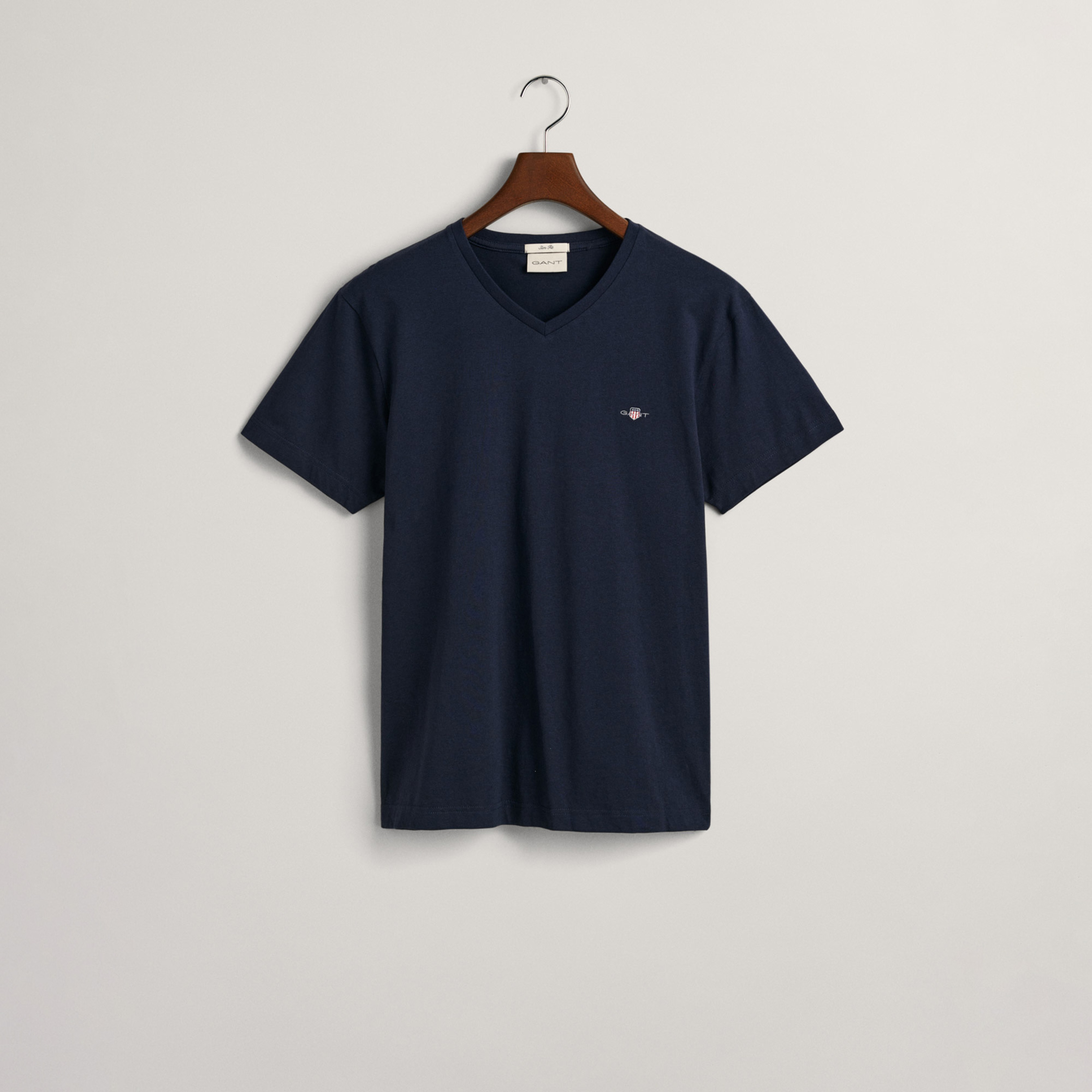 GANT Erkek Lacivert Slim Fit V Yaka T-Shirt