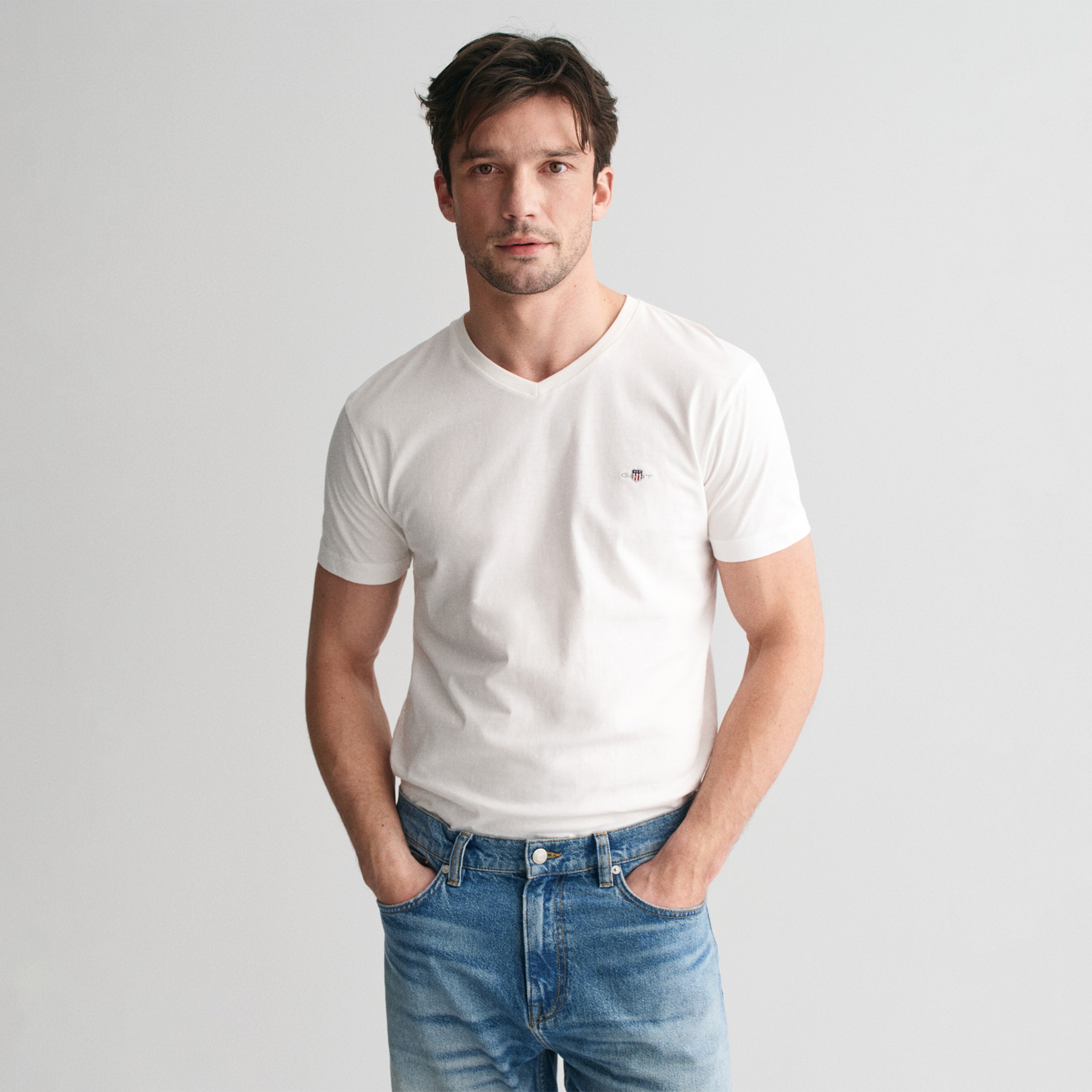 GANT Erkek Beyaz Slim Fit V Yaka T-Shirt