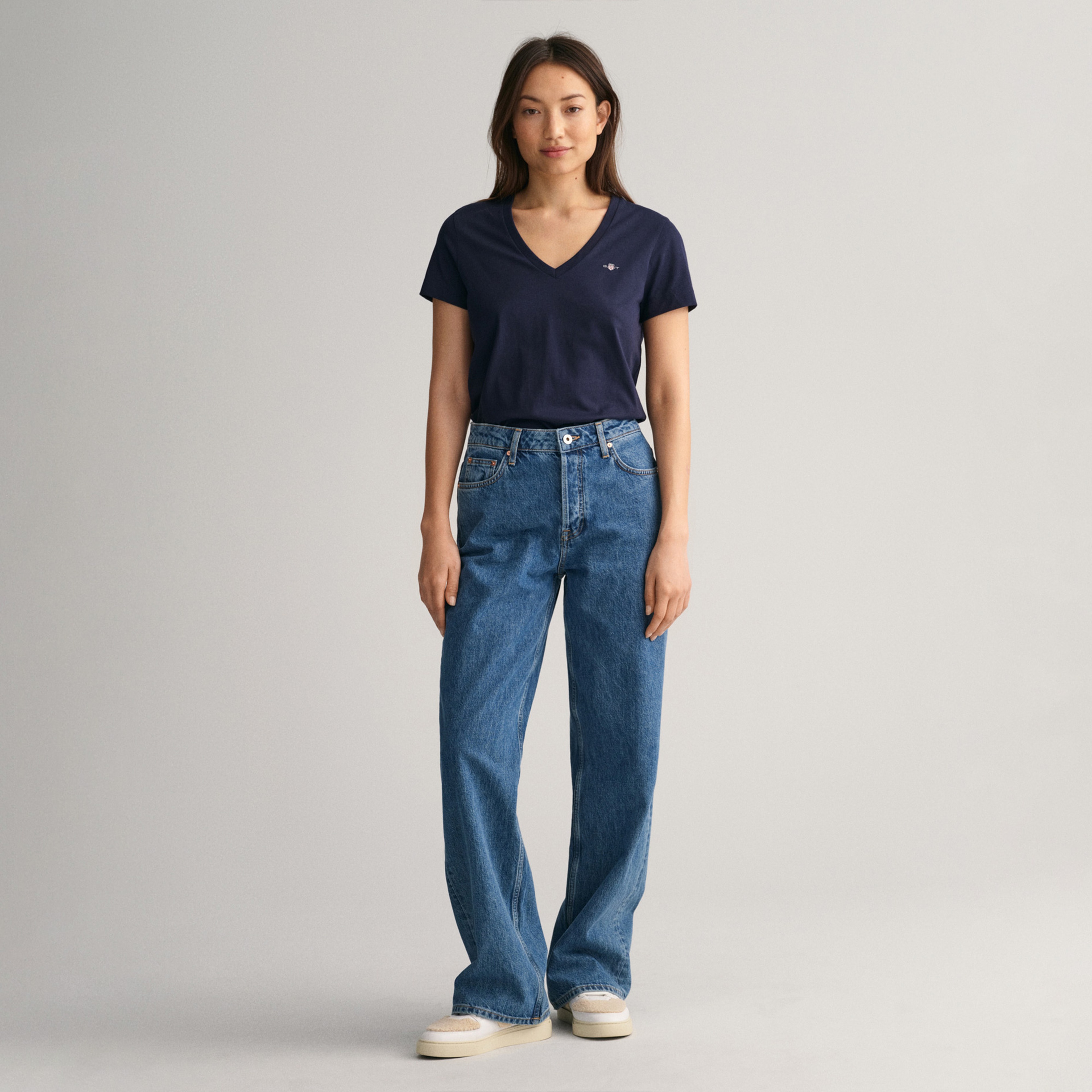 GANT Kadın Mavi V Yaka Regular Fit T-Shirt