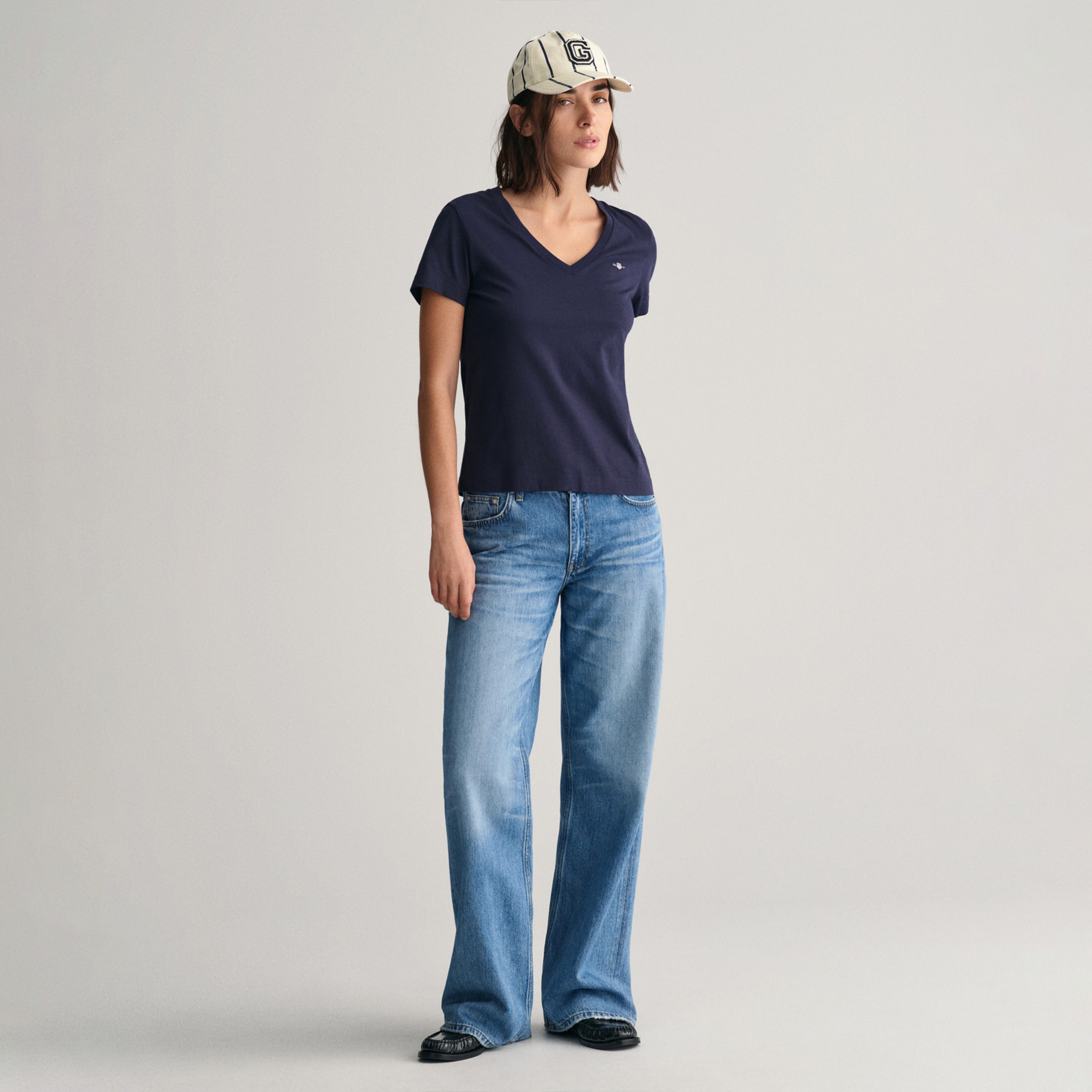 GANT Kadın Mavi V Yaka Regular Fit T-Shirt