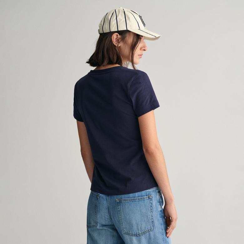 GANT Kadın Lacivert V Yaka Regular Fit Logolu T-Shirt