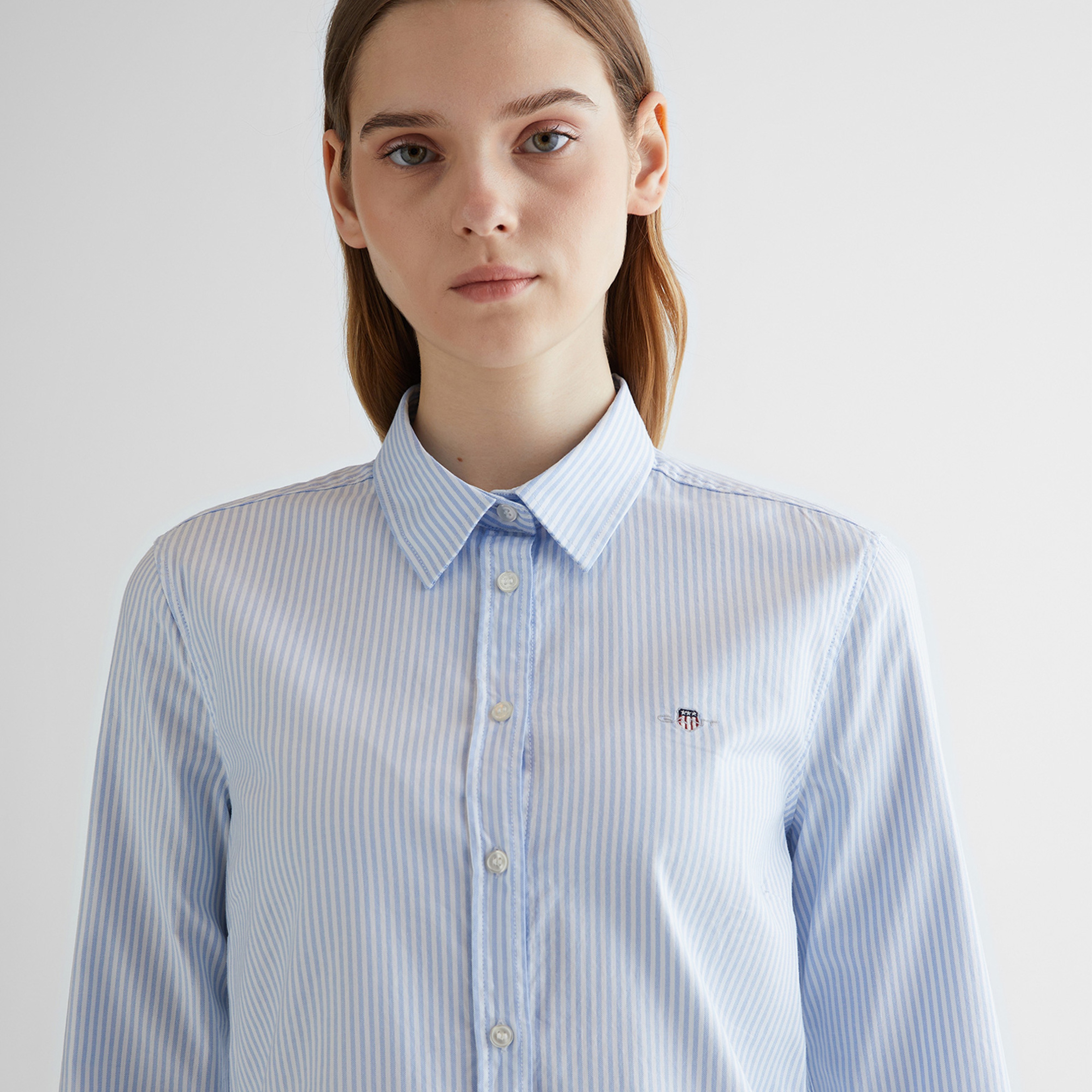 GANT Kadın Mavi Slim Fit Klasik Yaka Çizgili Oxford Gömlek