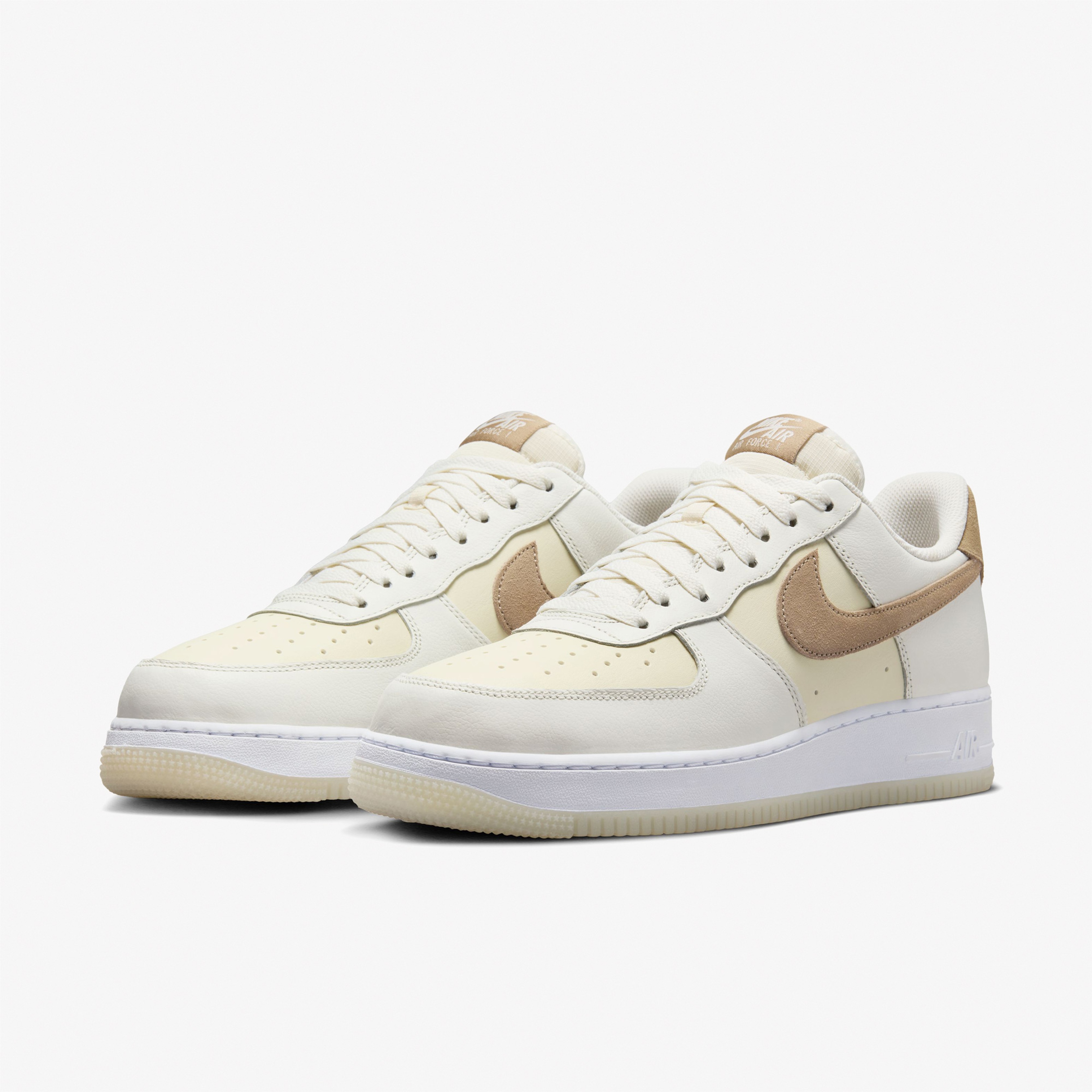 Nike Air Force 1 07 LV8 Erkek Bej Sneaker