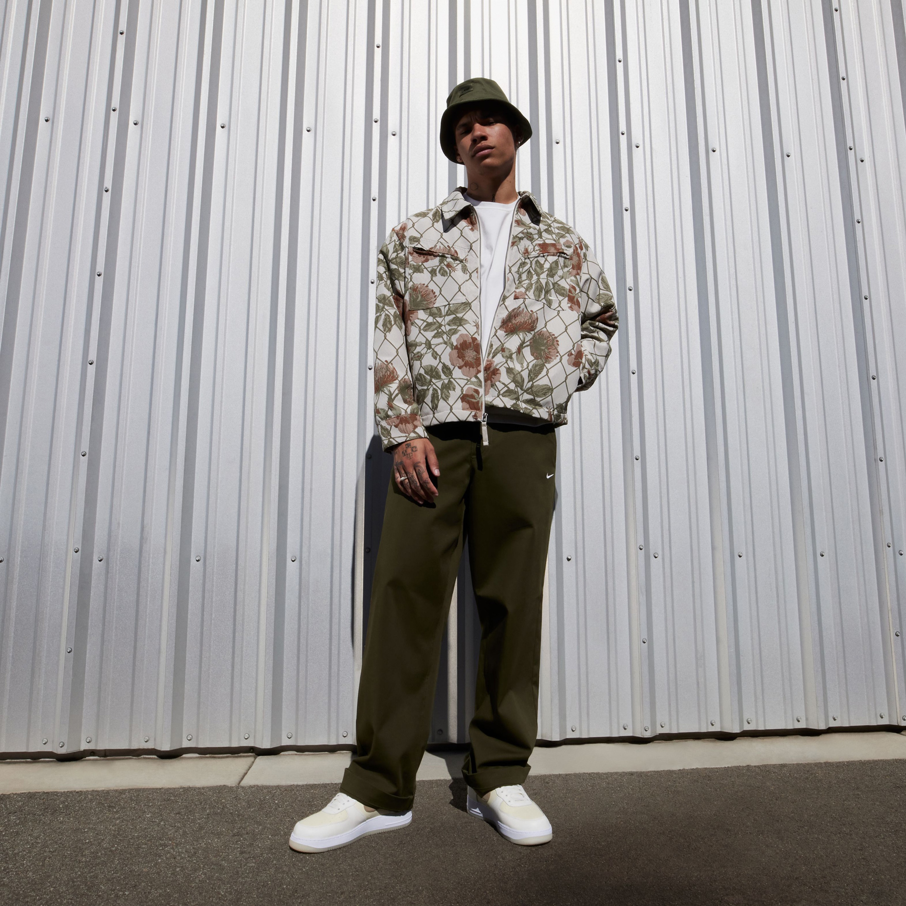 Nike Air Force 1 07 LV8 Erkek Bej Sneaker