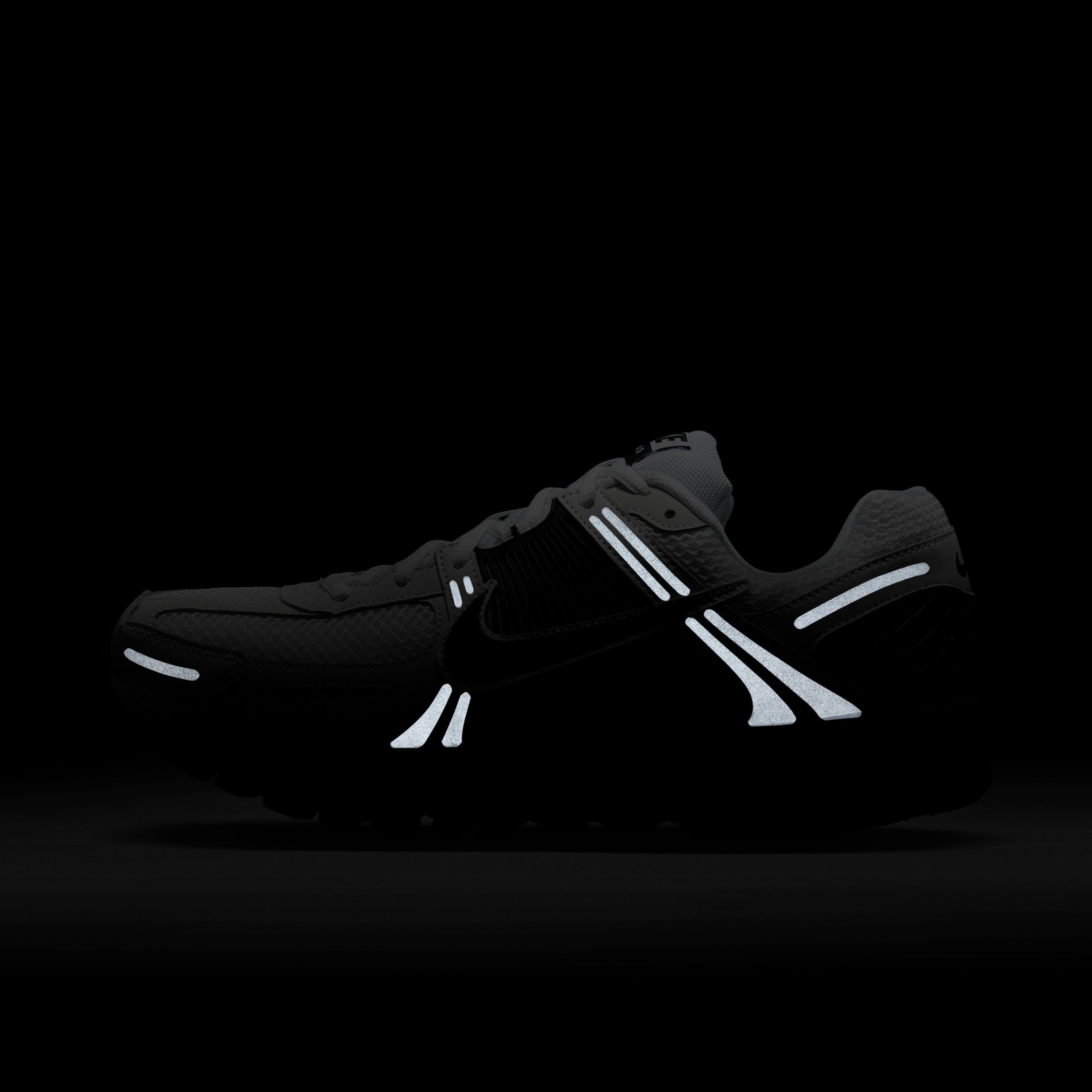 Nike Zoom Vomero 5 Erkek Beyaz Sneaker