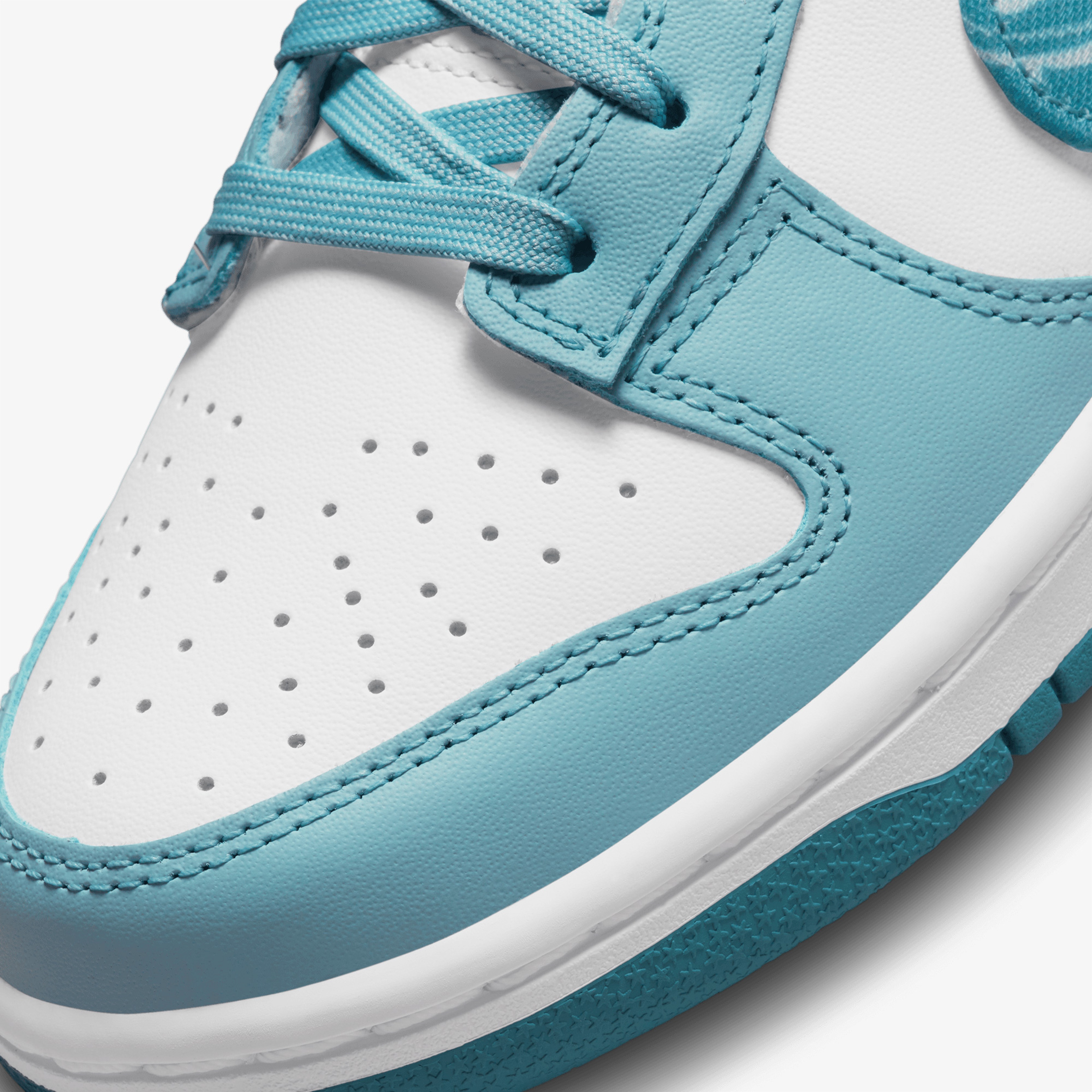 Nike Dunk Low Kadın Beyaz Sneaker