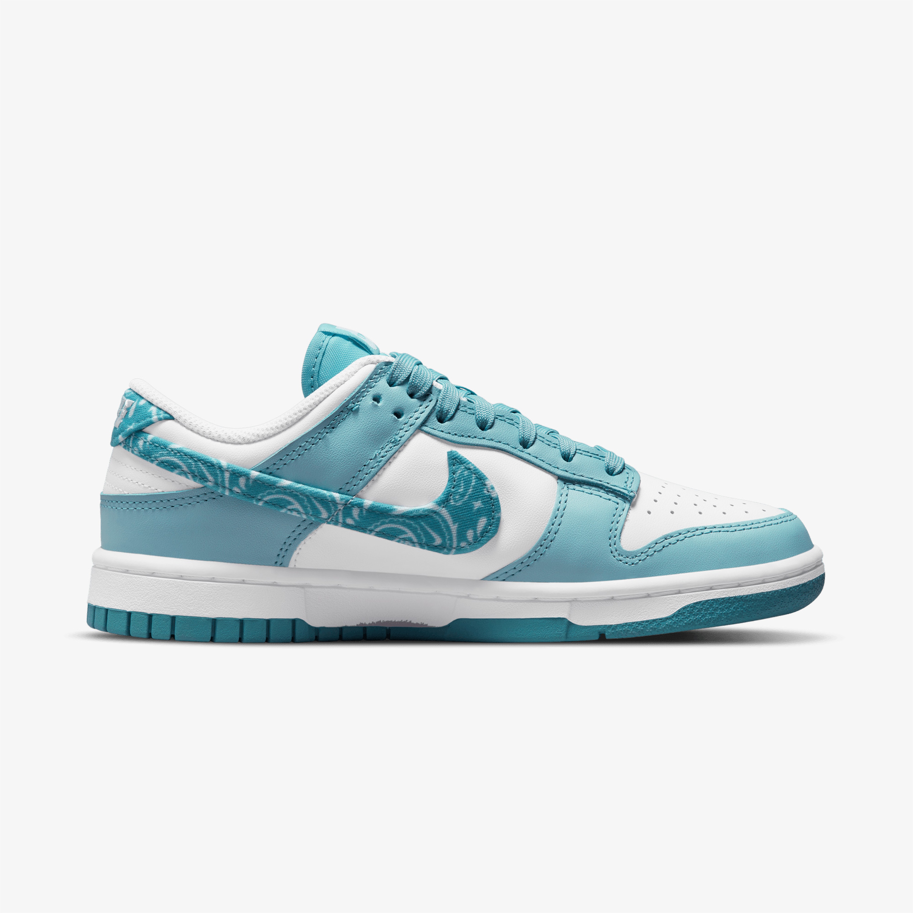 Nike Dunk Low Kadın Beyaz Sneaker