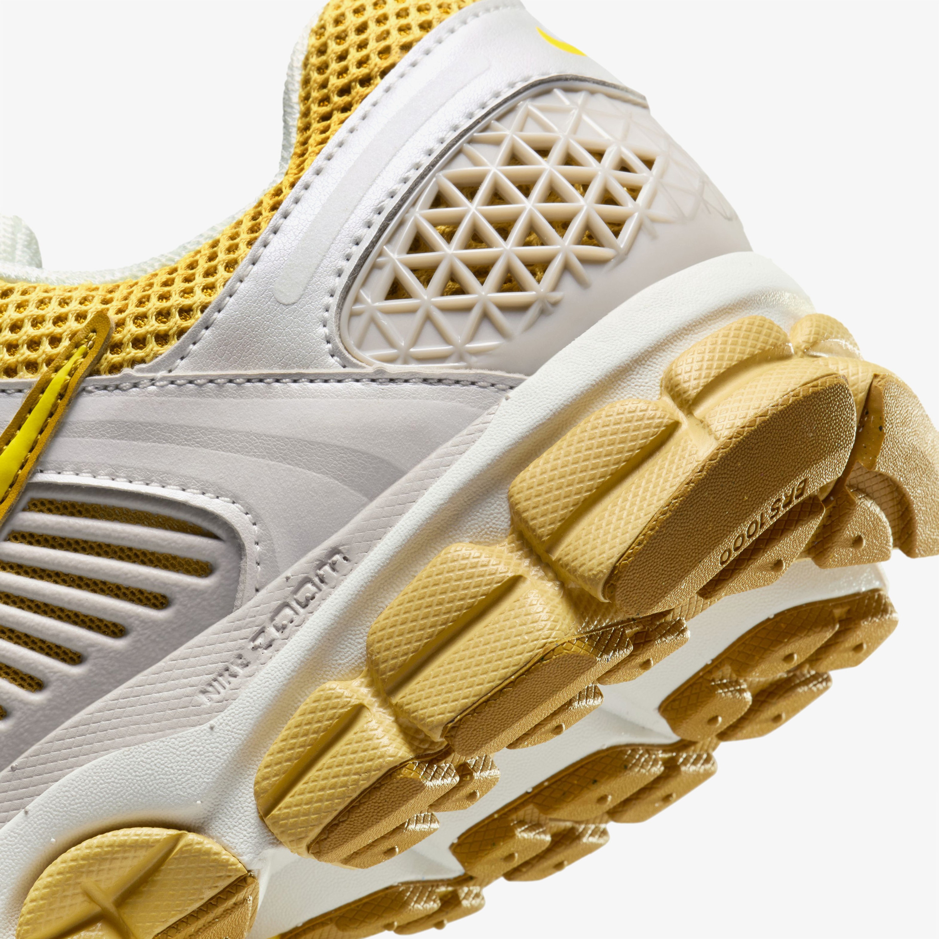 Nike Zoom Vomero 5 Kadın Sarı Sneaker