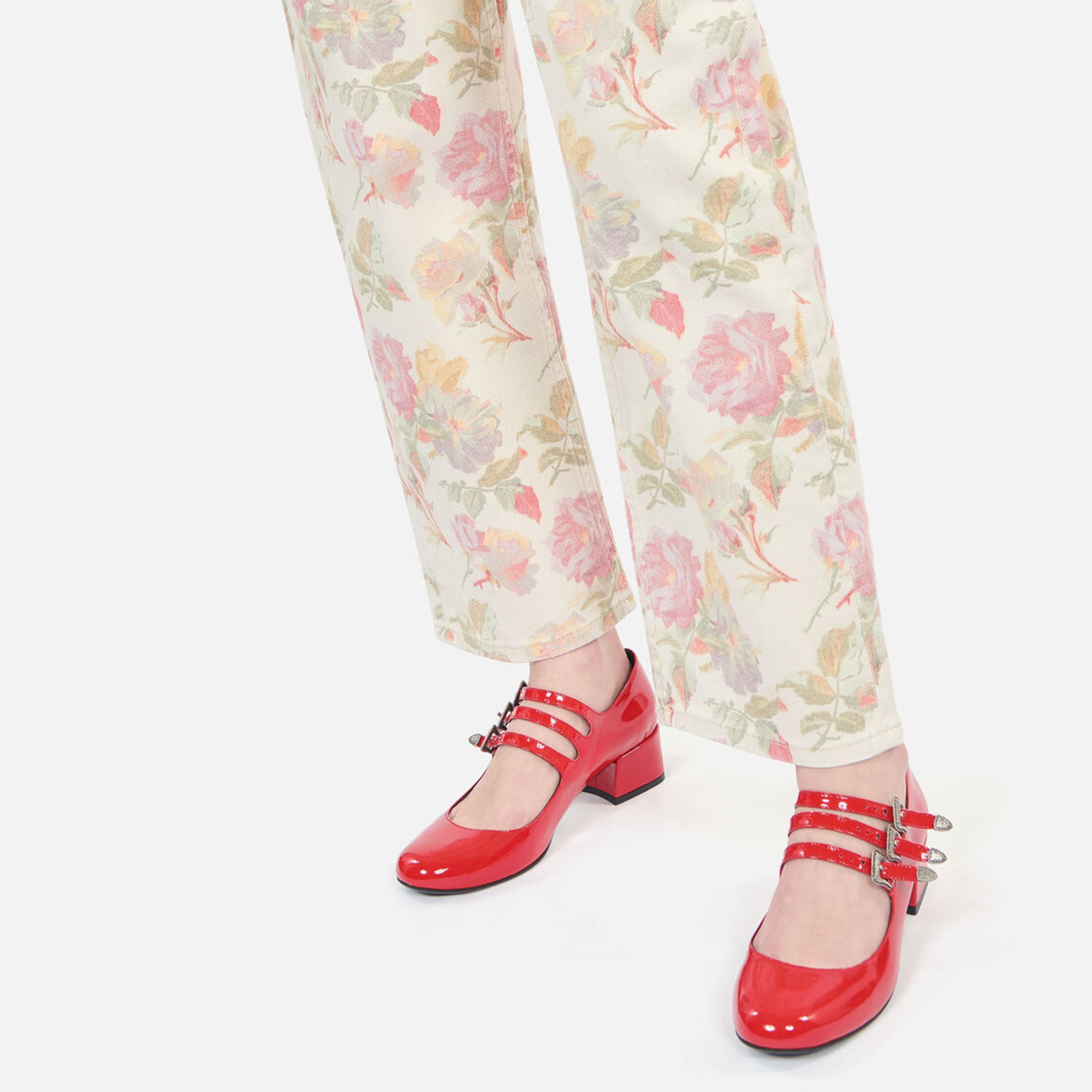 KADIN KIRMIZI AYAKKABI