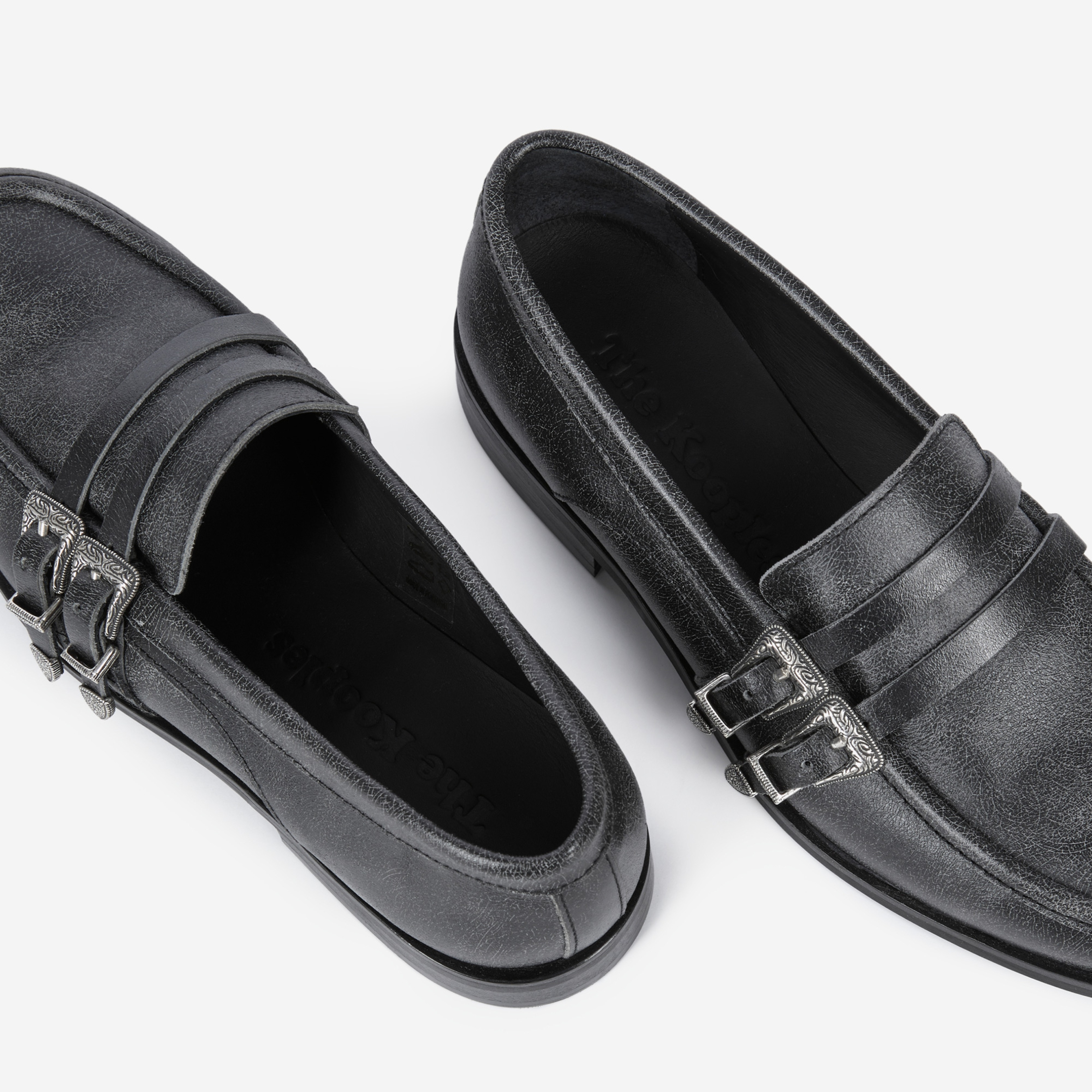 KADIN SİYAH AYAKKABI