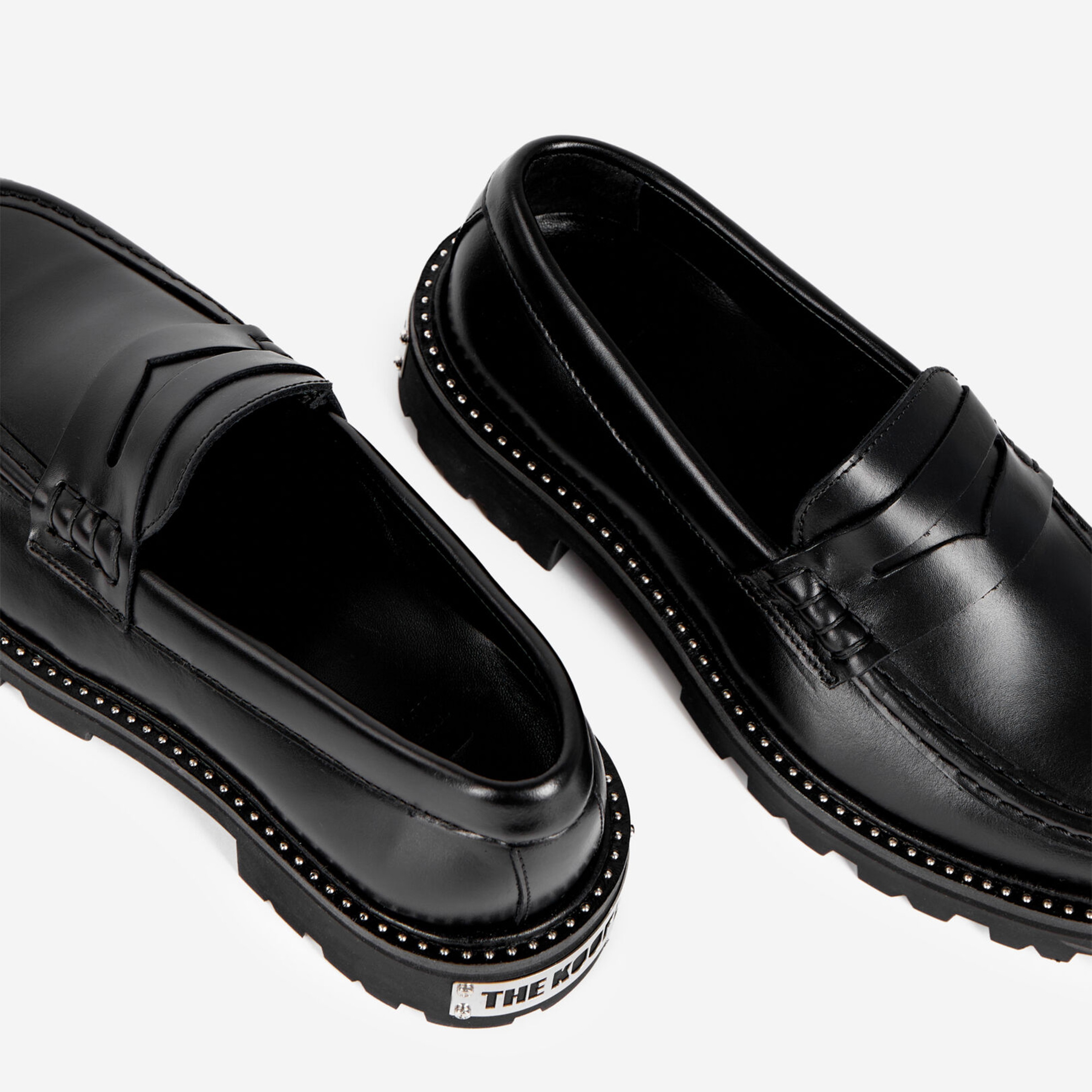 KADIN SİYAH AYAKKABI