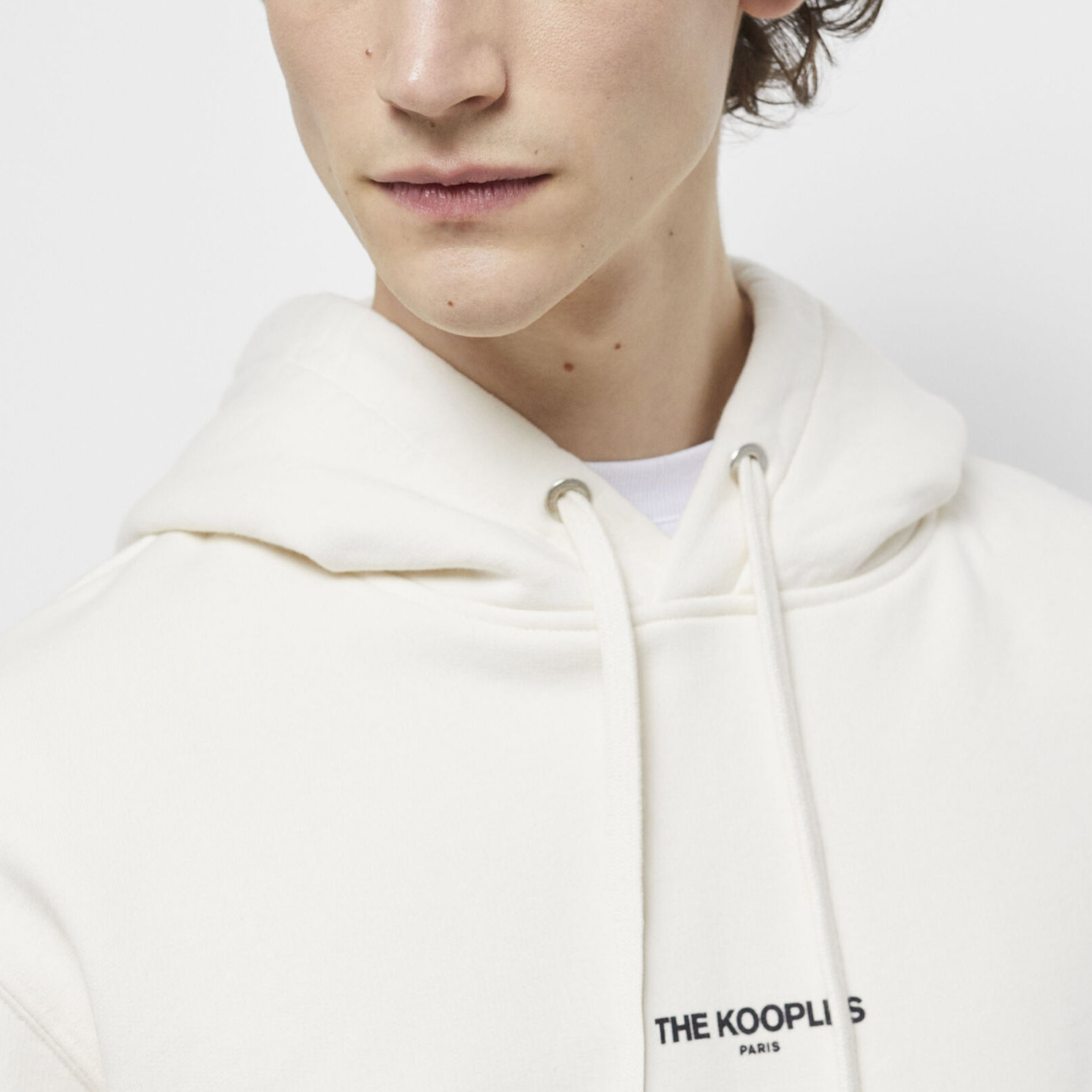 ERKEK KAPÜŞONLU LOGO BASKILI BEYAZ SWEATSHIRT