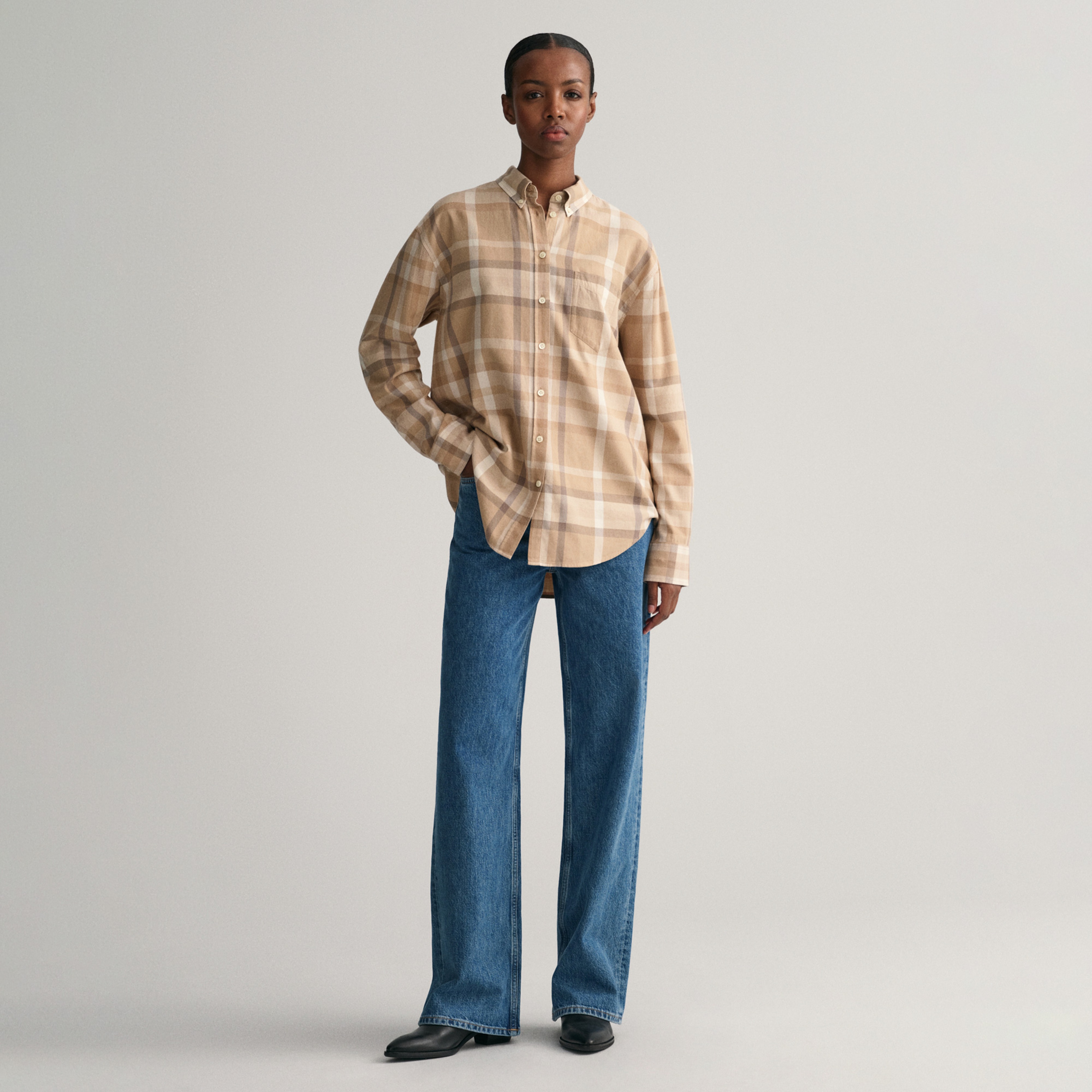 GANT Kadın Kahverengi Relaxed Fit Düğmeli Yaka Kareli Gömlek