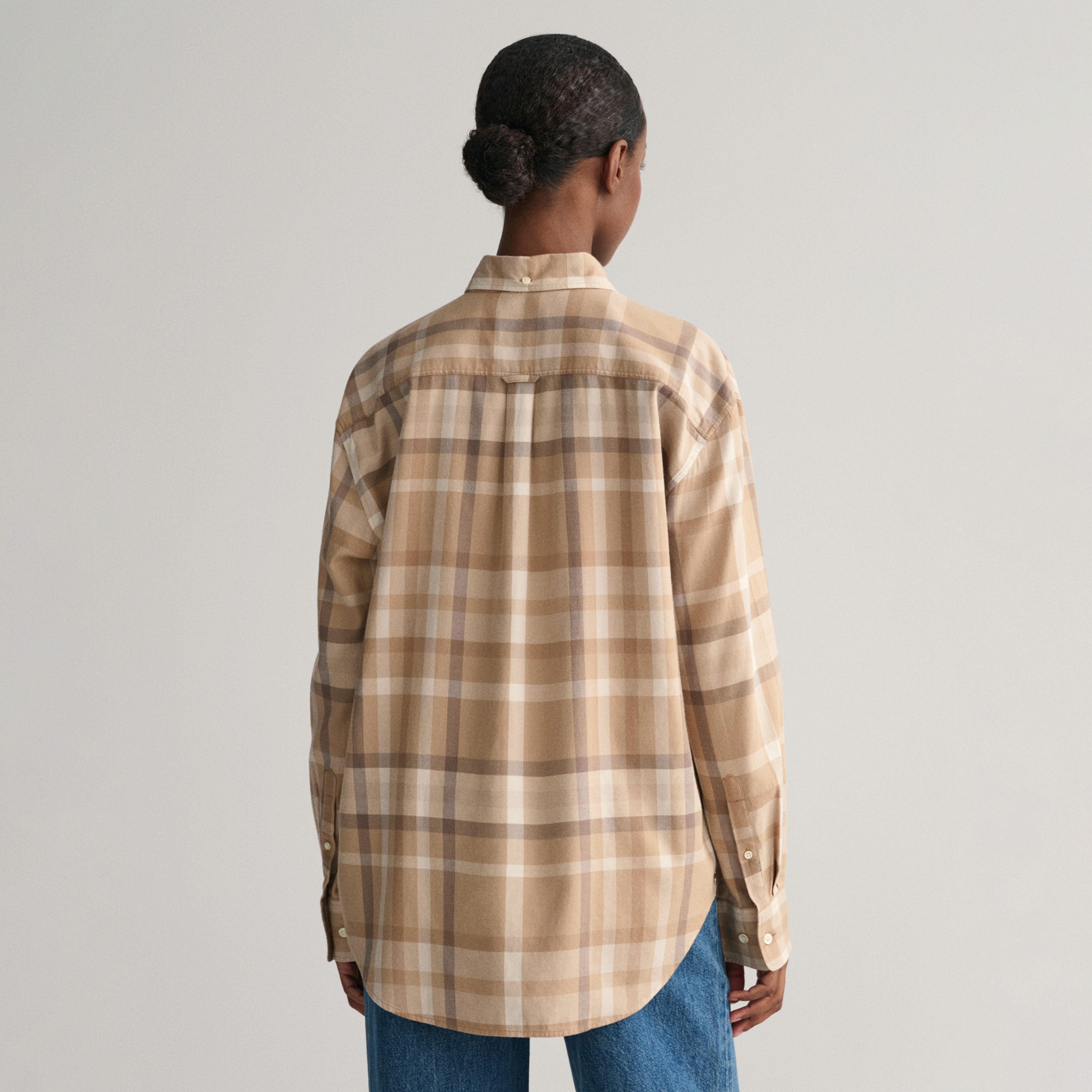 GANT Kadın Kahverengi Relaxed Fit Düğmeli Yaka Kareli Gömlek