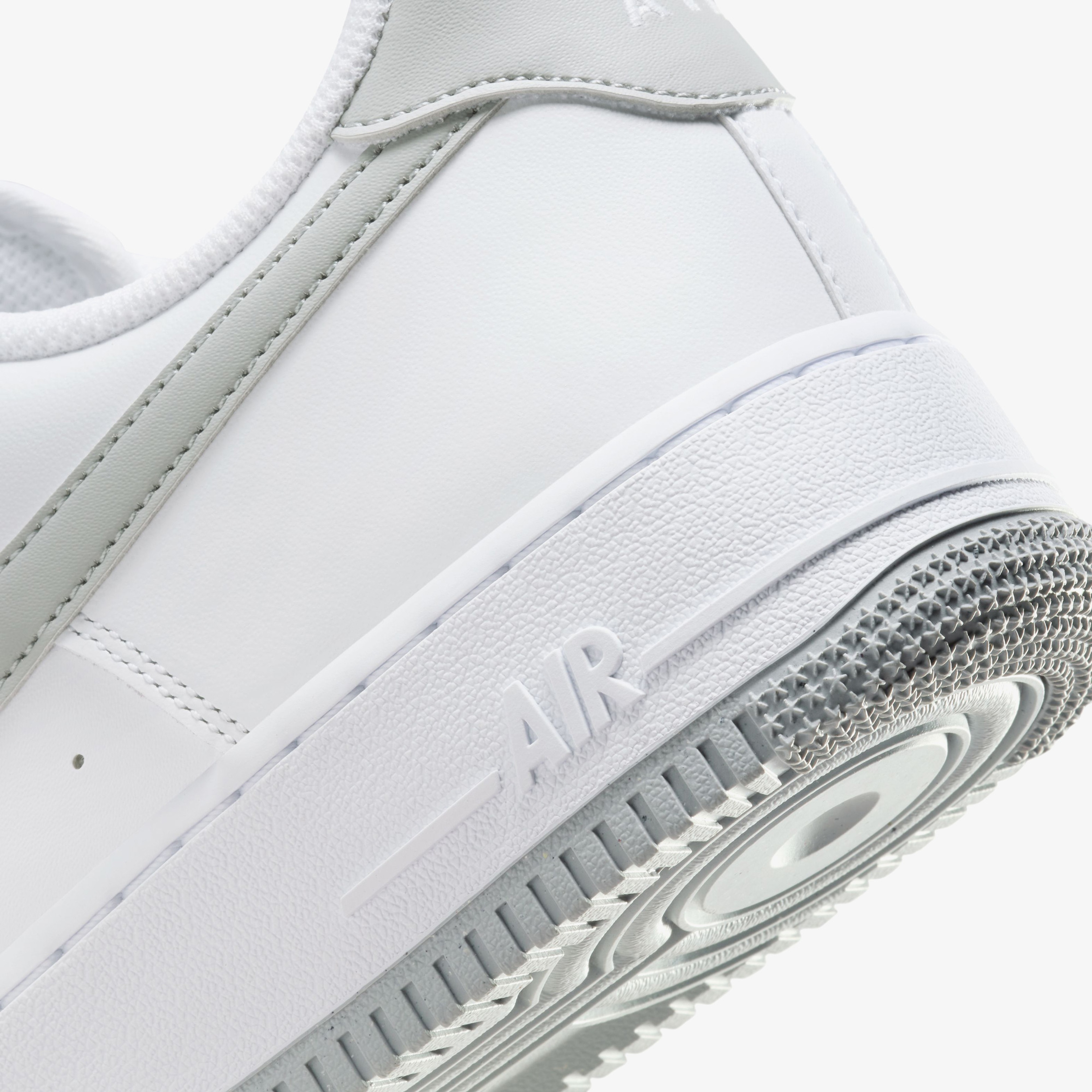 Nike Air Force 1 07 Sportswear Erkek Beyaz Spor Ayakkabı