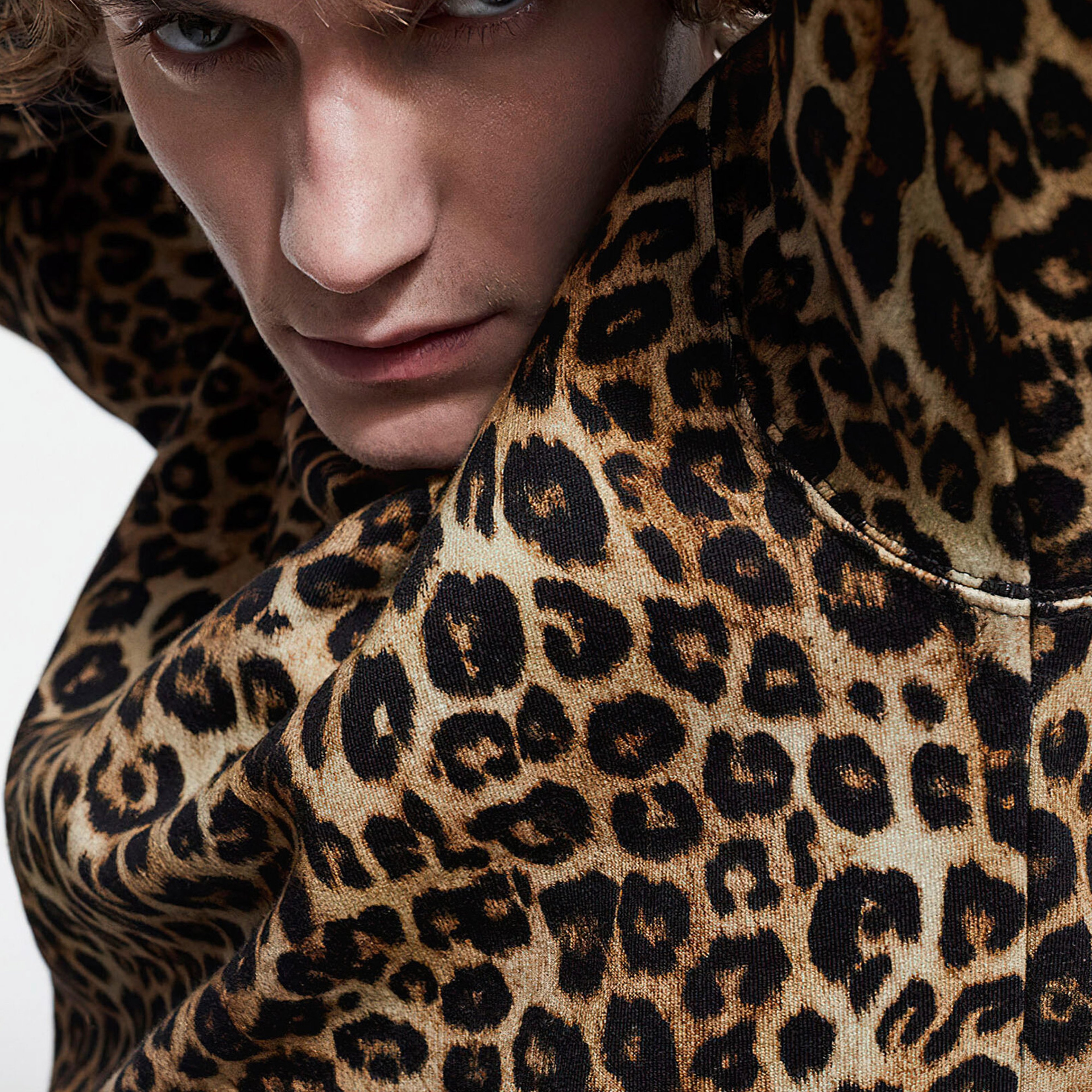 ERKEK LEOPAR DESENLİ SWEATSHİRT