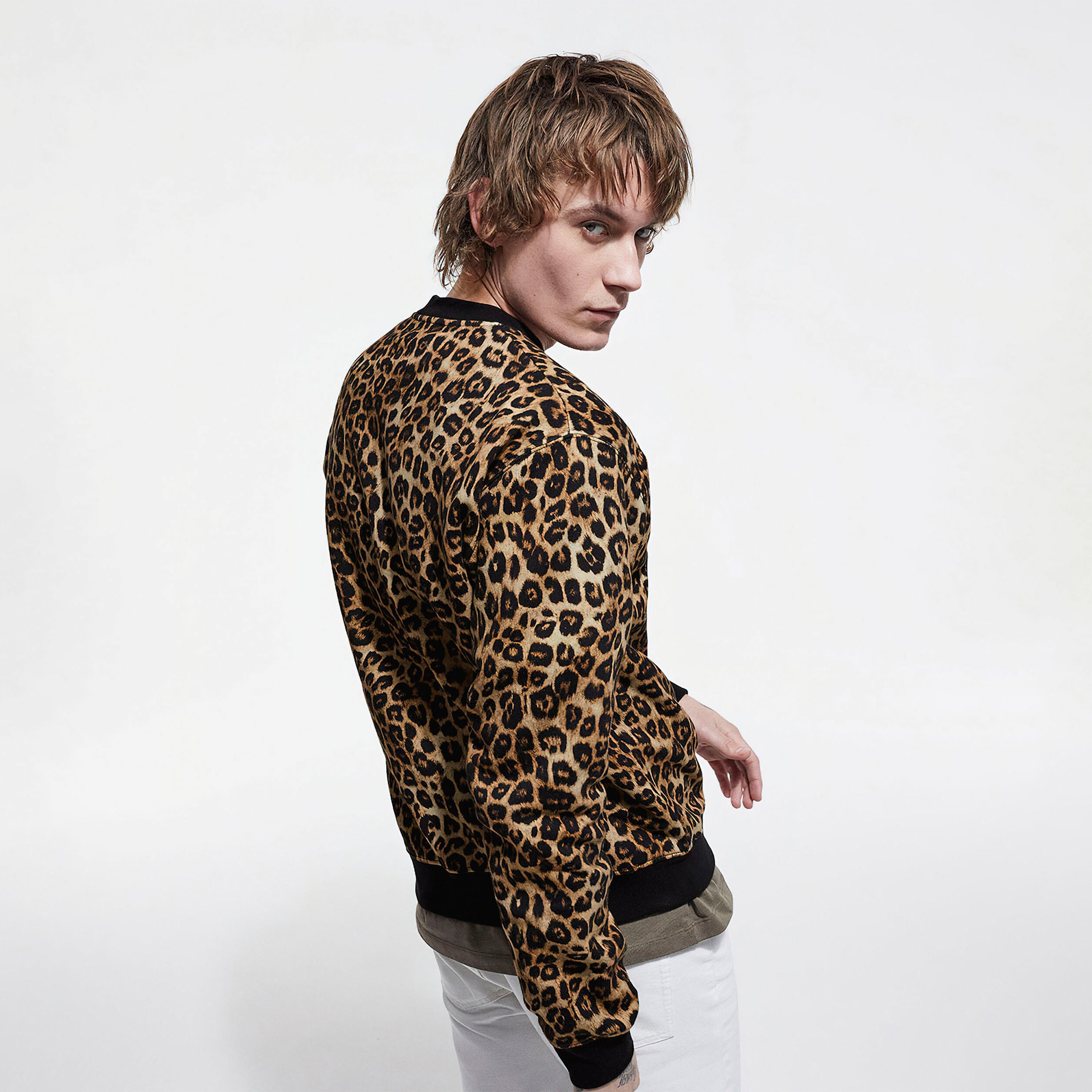 ERKEK LEOPAR DESENLİ SWEATSHİRT