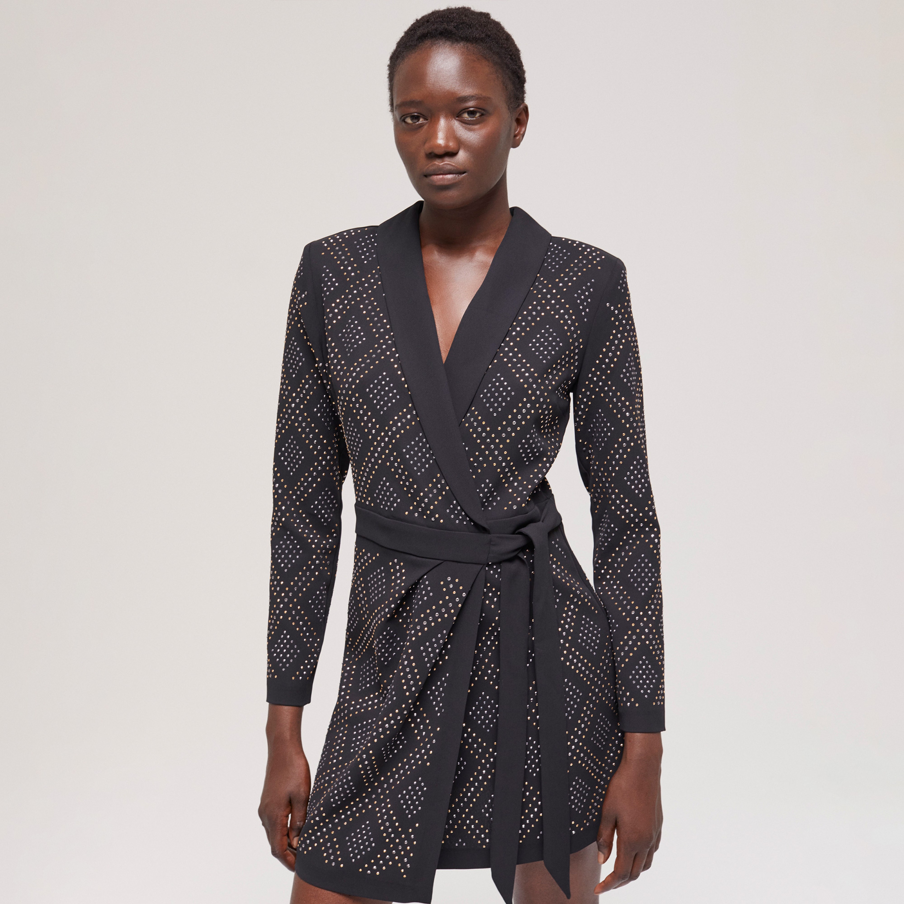 KADIN TAŞLI SİYAH ELBİSE