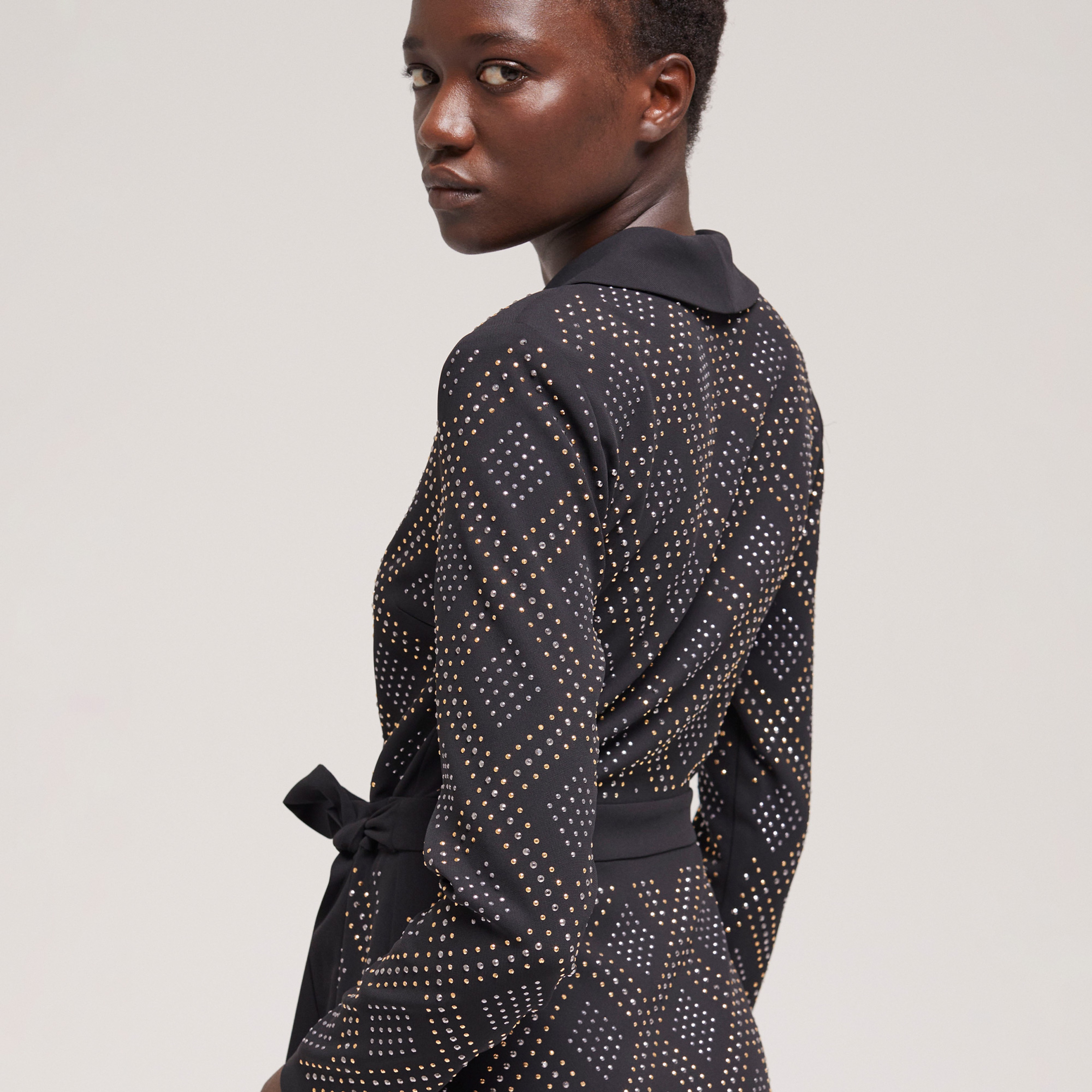 KADIN TAŞLI SİYAH ELBİSE