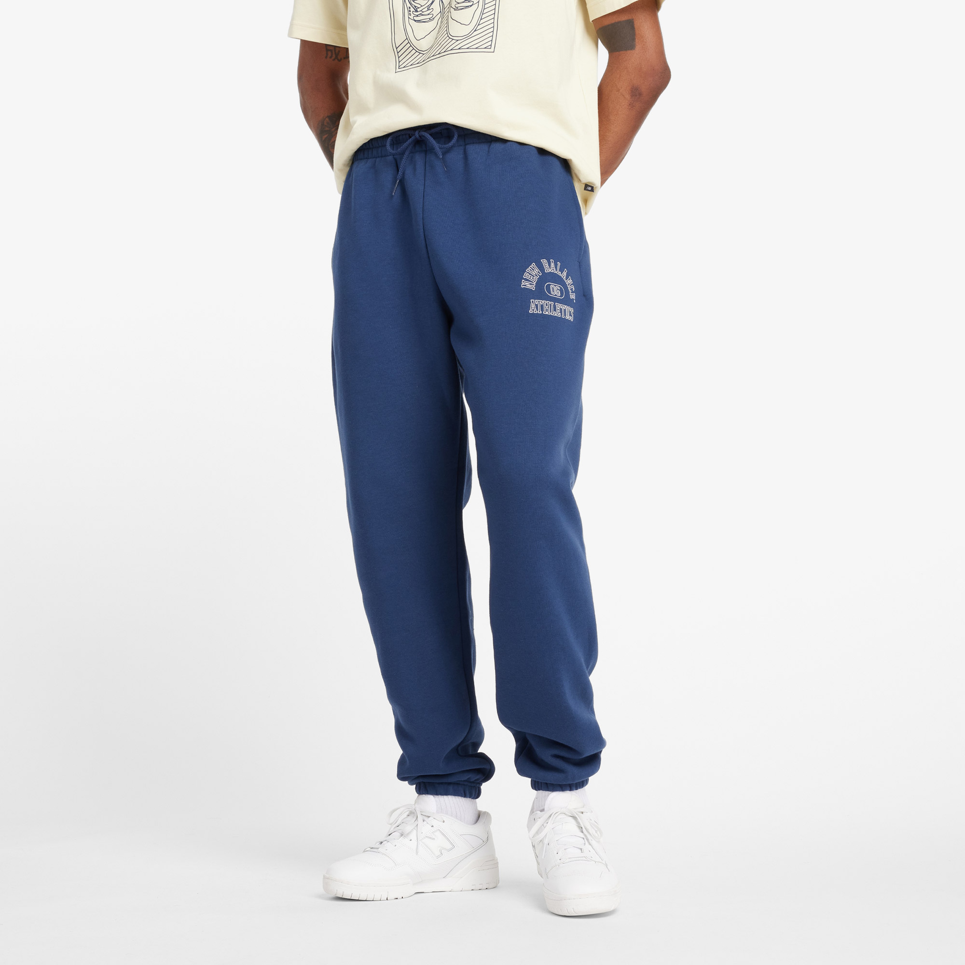 New Balance Sport Essentials Fleece Graphic Jogger Erkek Lacivert Eşofman Altı