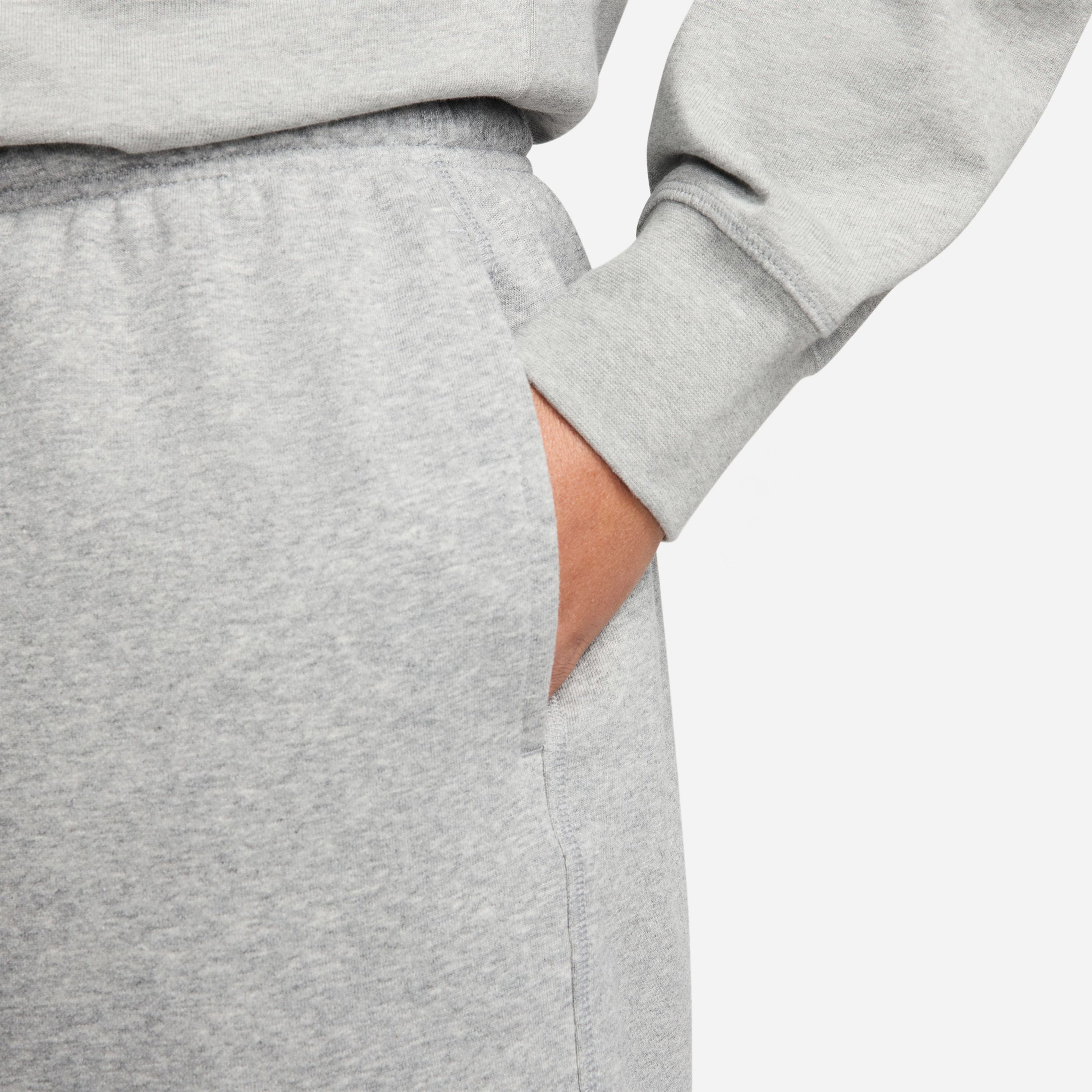 Nike Club Flow Erkek Siyah Şort