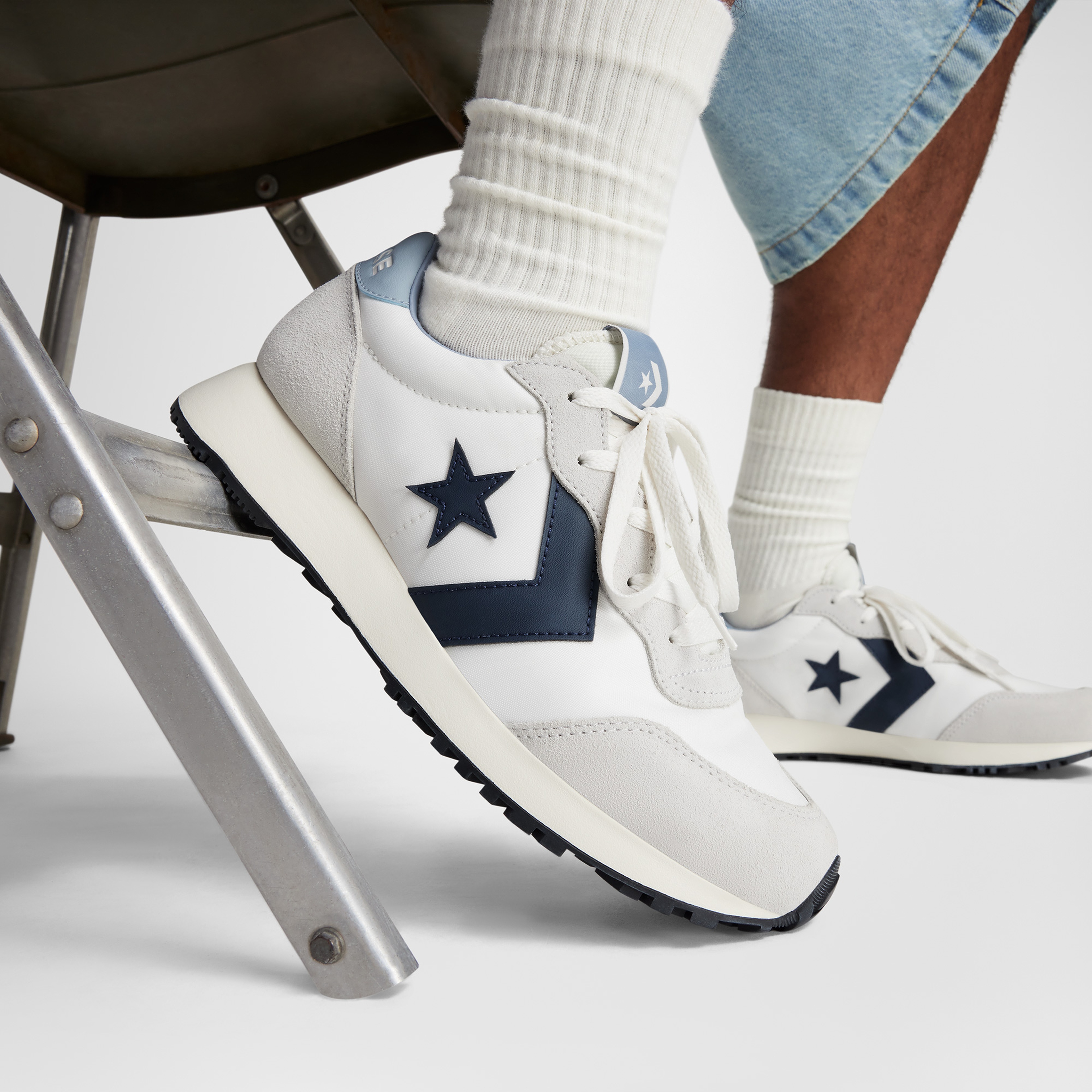 Converse Omega Trainer Unisex Süet Sneaker