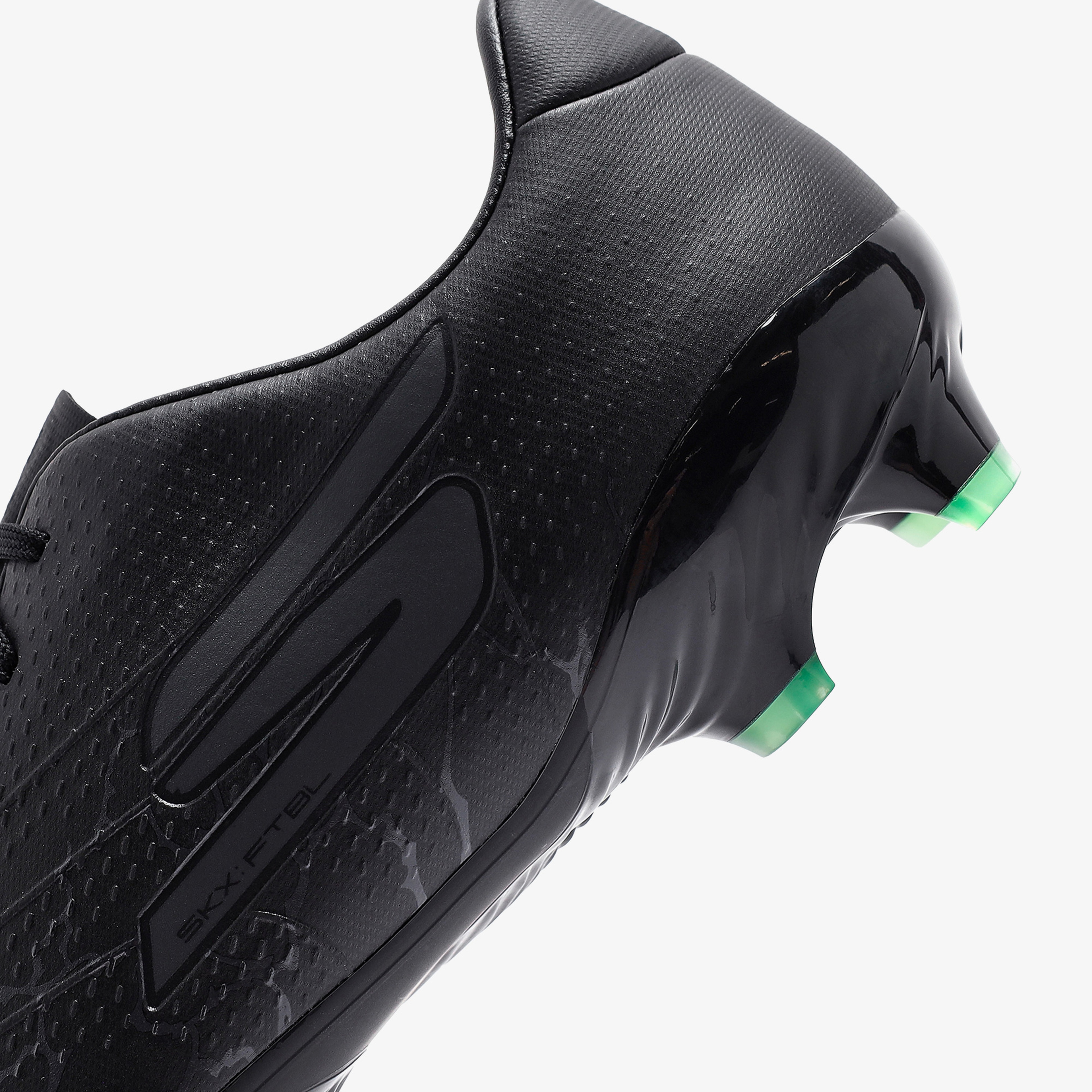 Skechers Erkek Siyah Çim Saha Kramponu