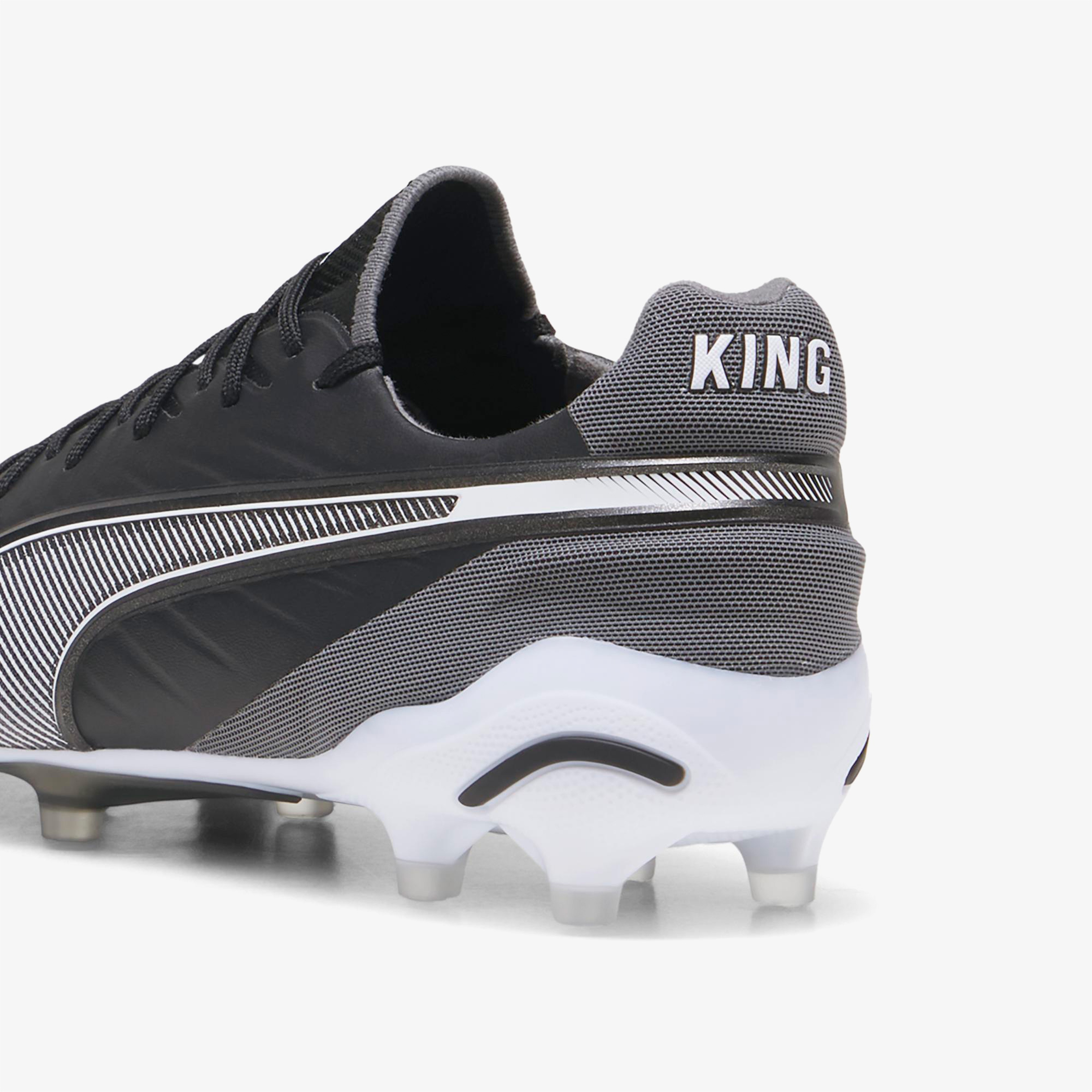 Puma King Ultimate Fg/Ag Erkek Siyah Çim Saha Kramponu