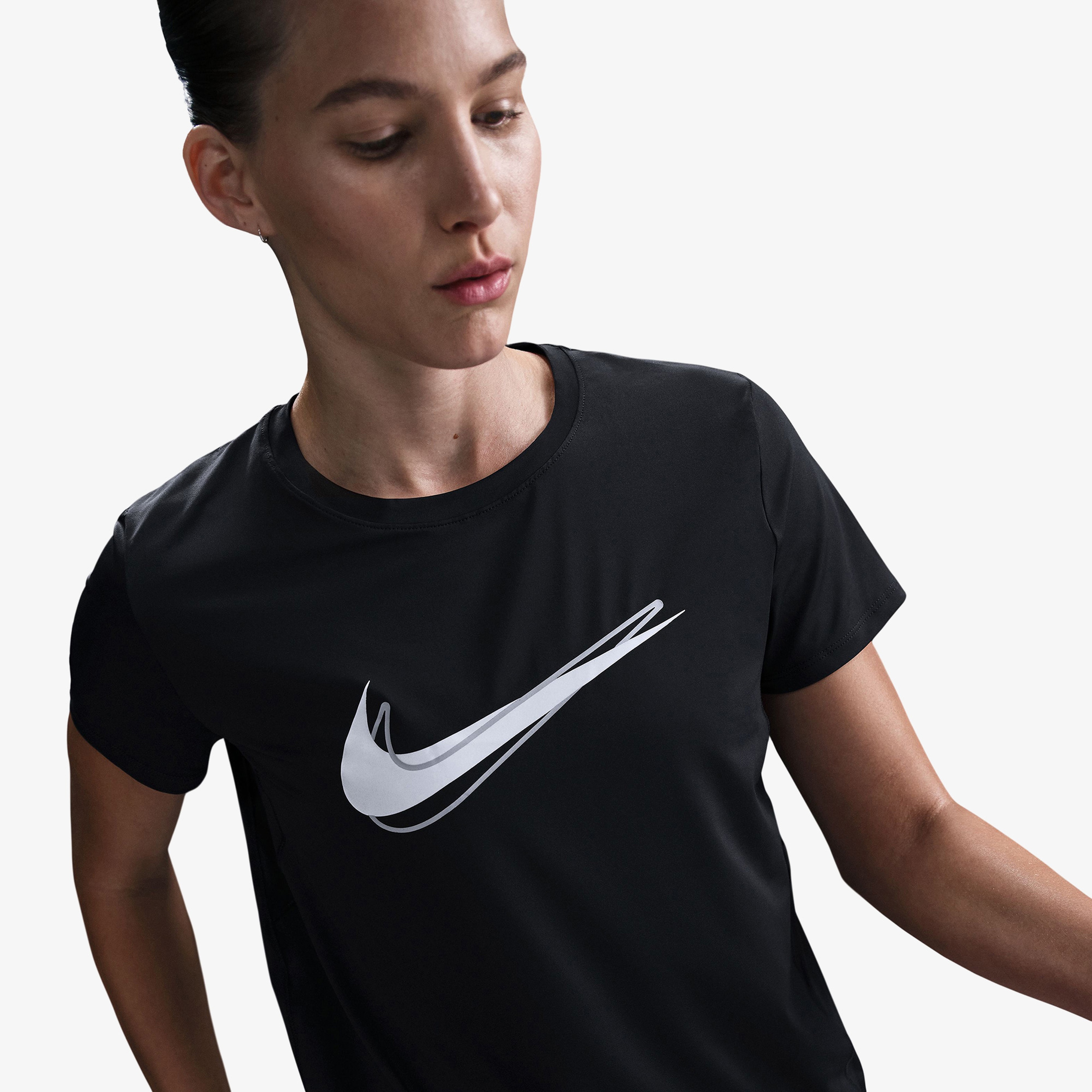 Nike One Swoosh Kadın Siyah Koşu T-Shirtü