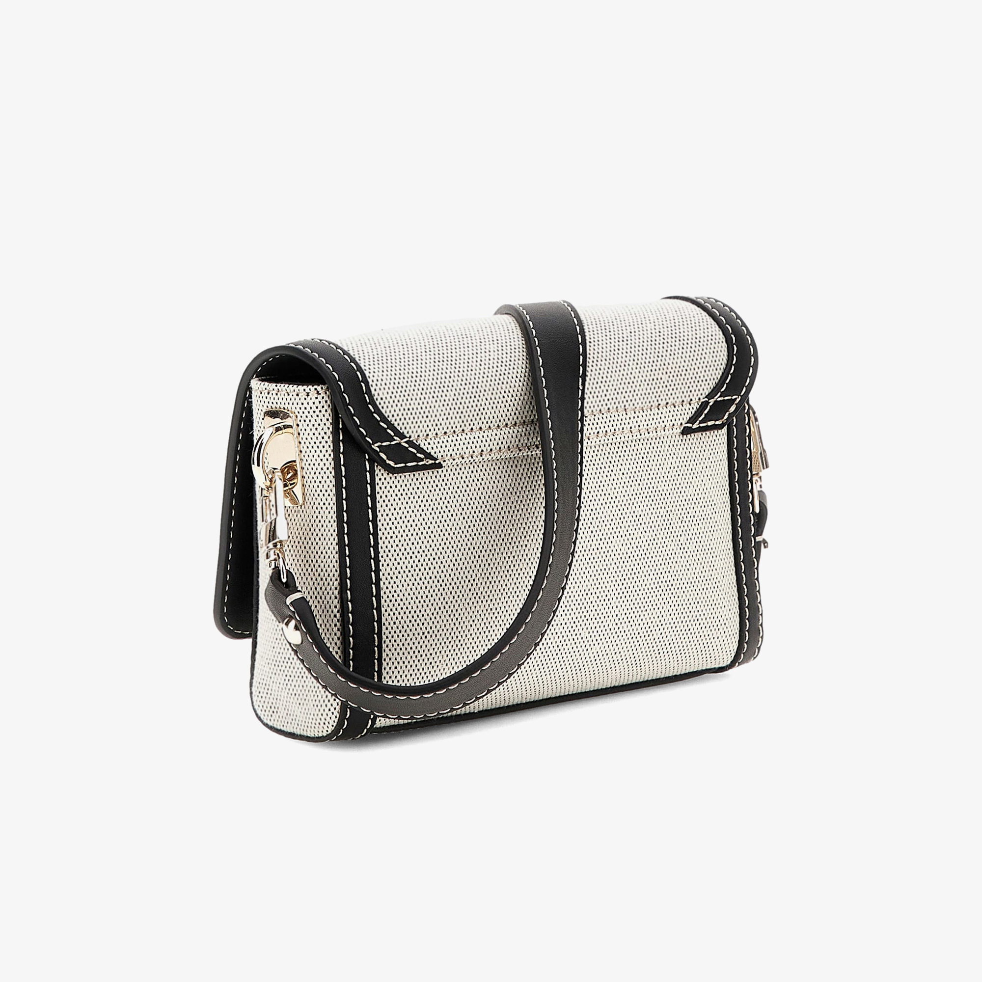 Guess Sebina Bucket 24190 Kadın Siyah Omuz Çantası