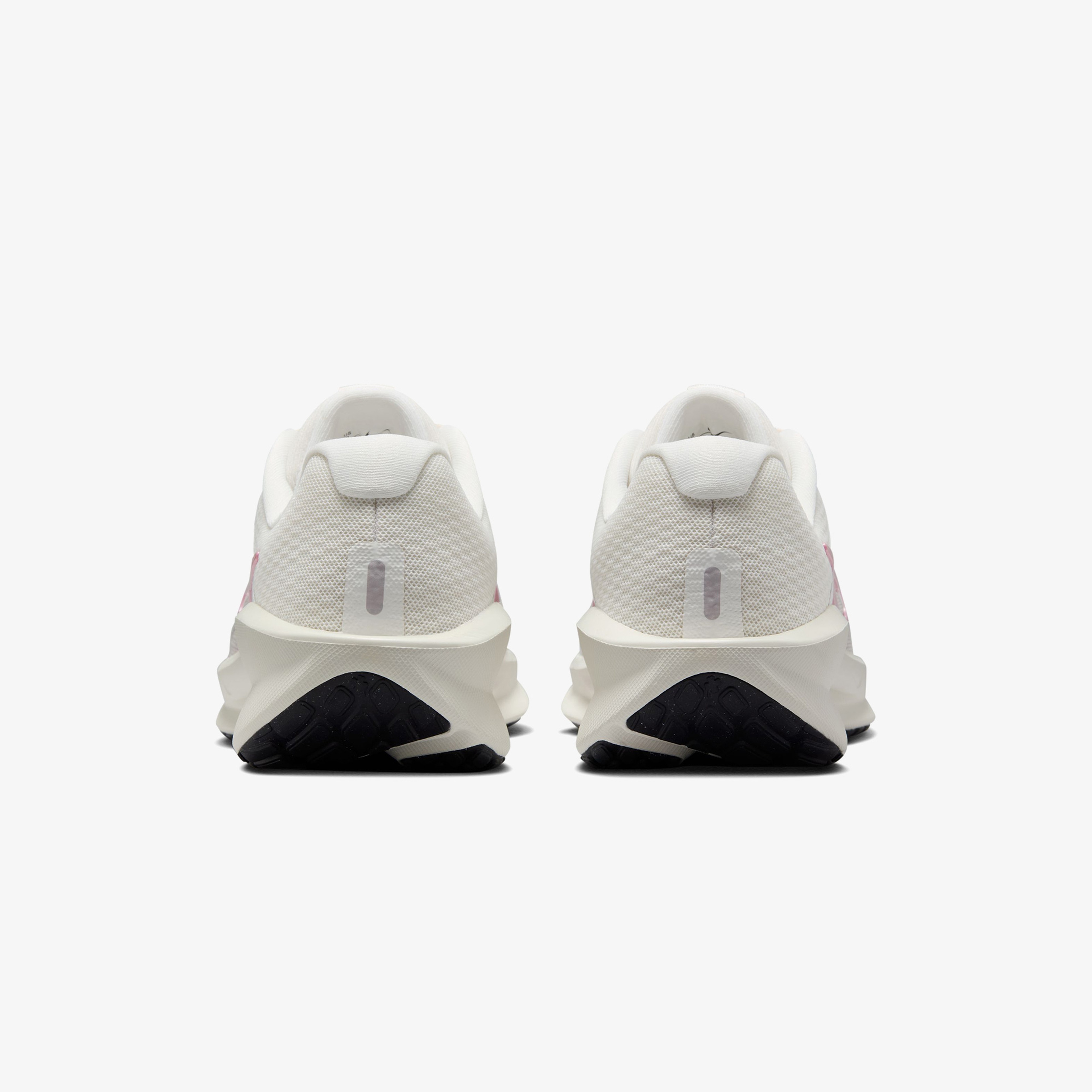 Nike Downshifter 13 Kadın Beyaz Koşu Ayakkabısı